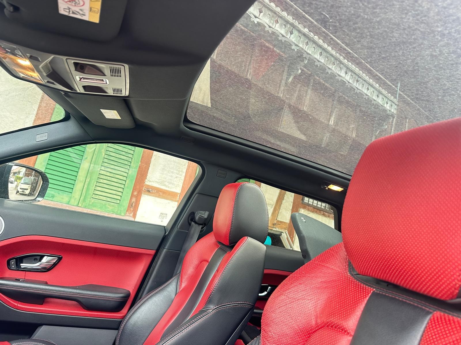 LAND ROVER RANGE ROVER EVOQUE-image-11