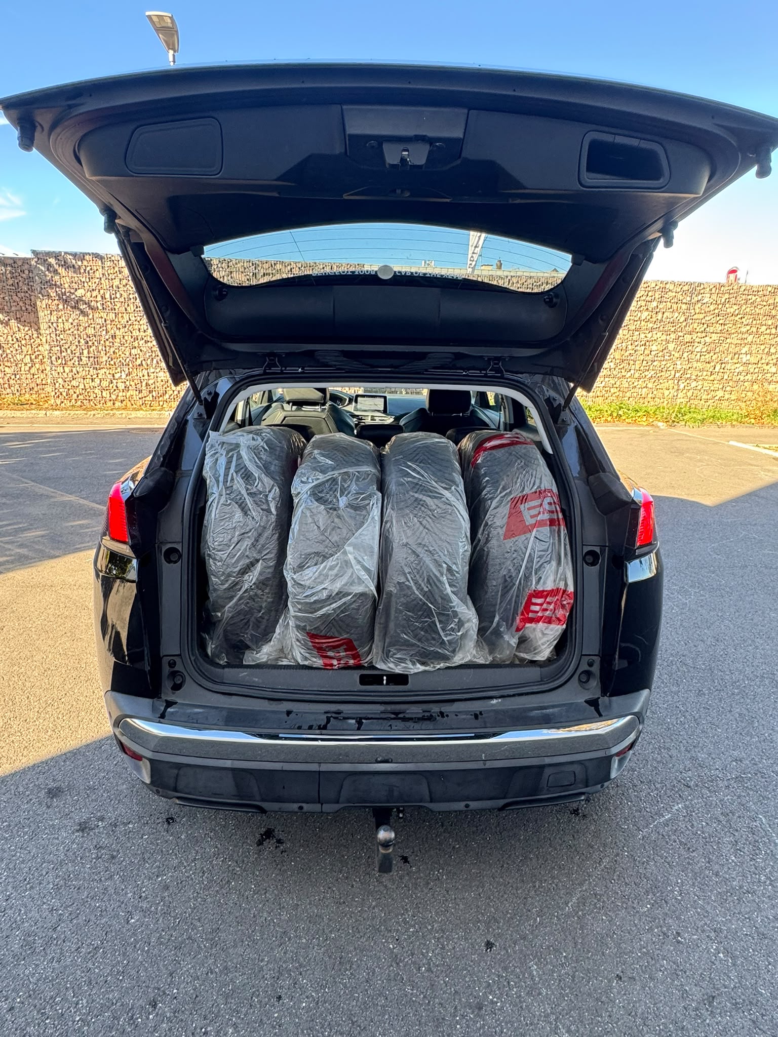 PEUGEOT 3008 1.2 PureTech Allure EAT-image-5