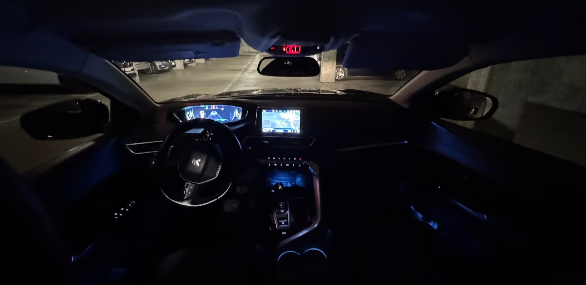 PEUGEOT 3008 1.2 PureTech Allure EAT-image-10