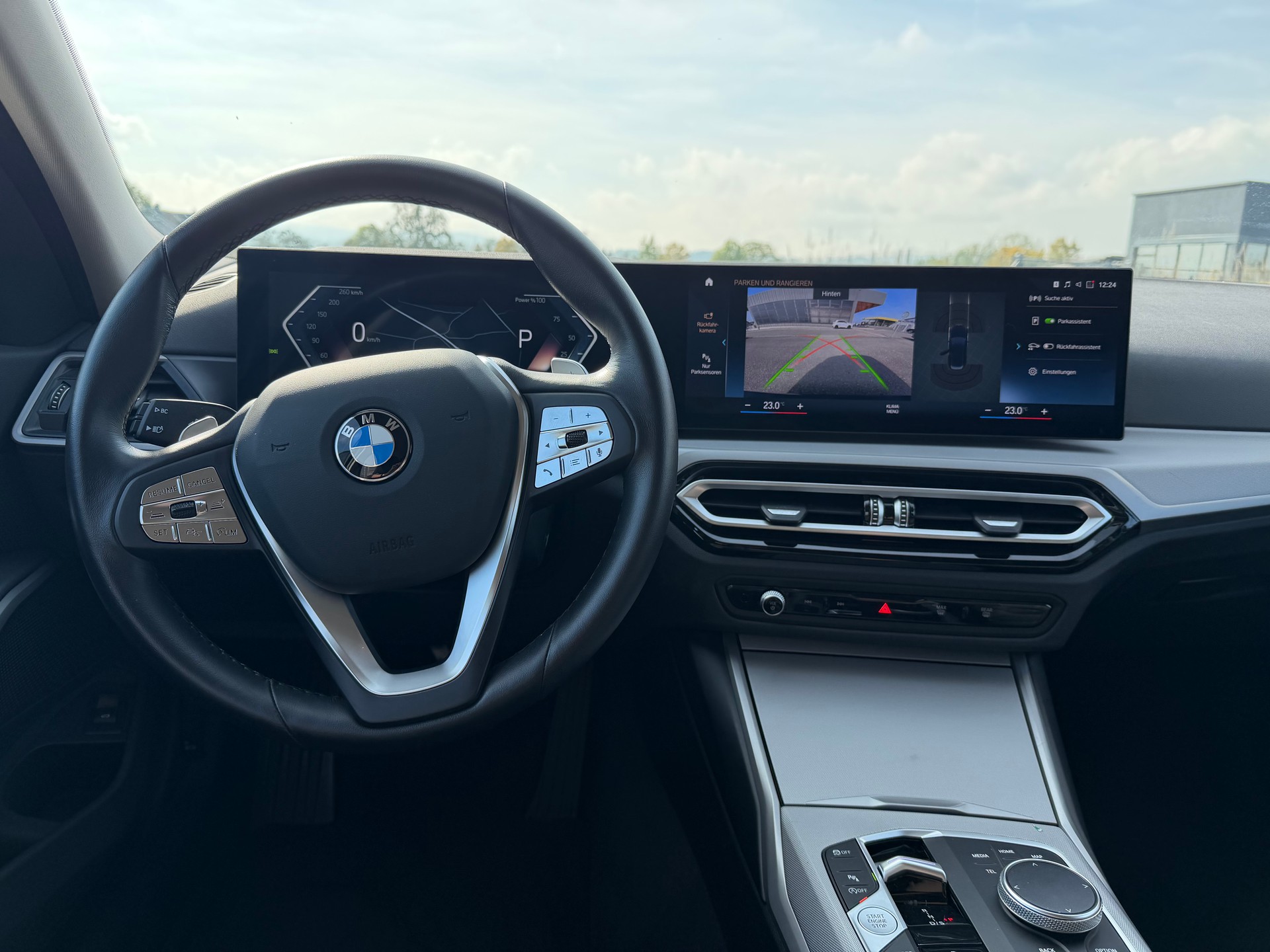 BMW 318i-image-4