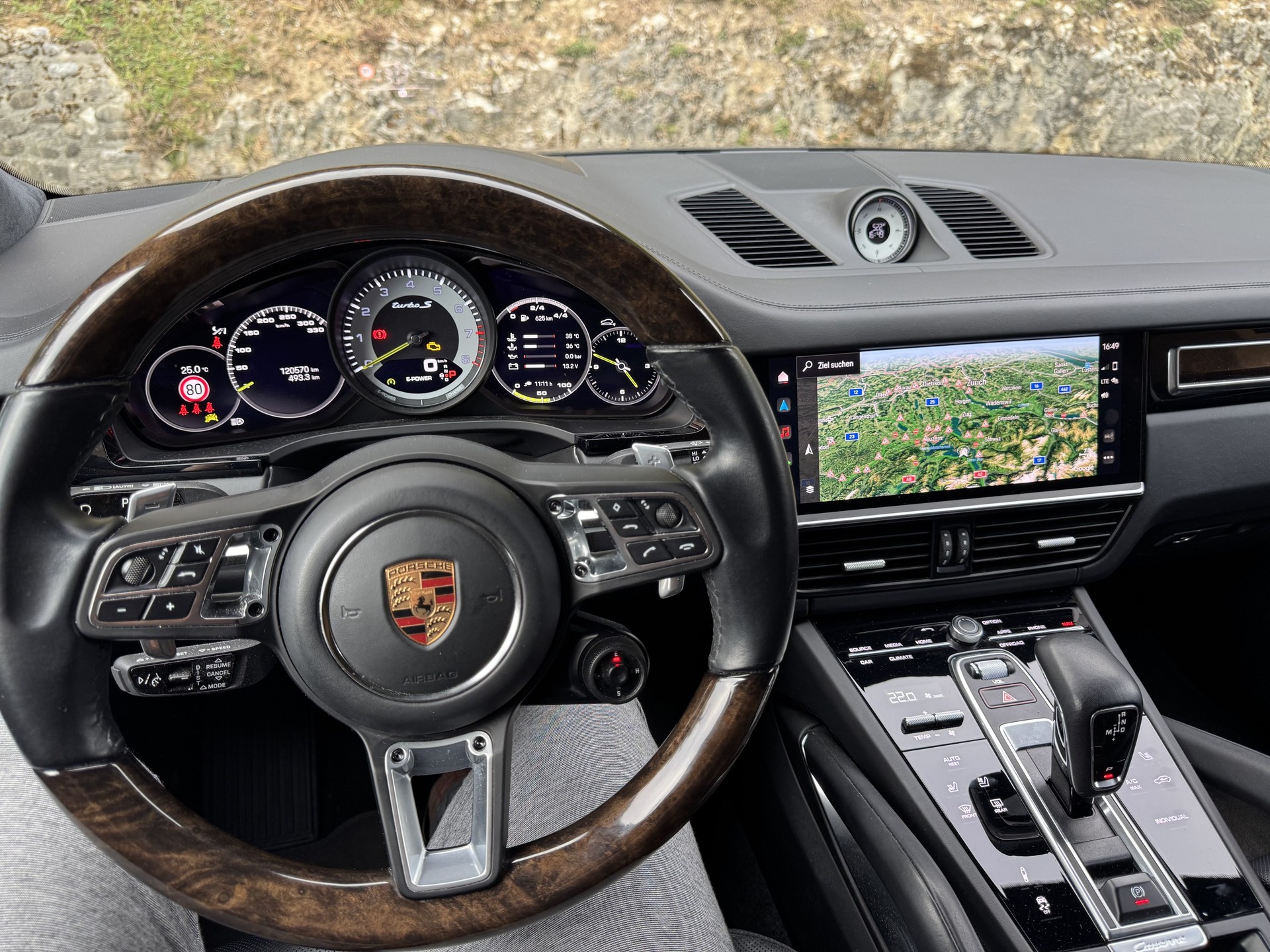 PORSCHE Cayenne Turbo S E-Hybrid V8 680 PS | PCCB Keramik | Soft-Close | Pano-image-4