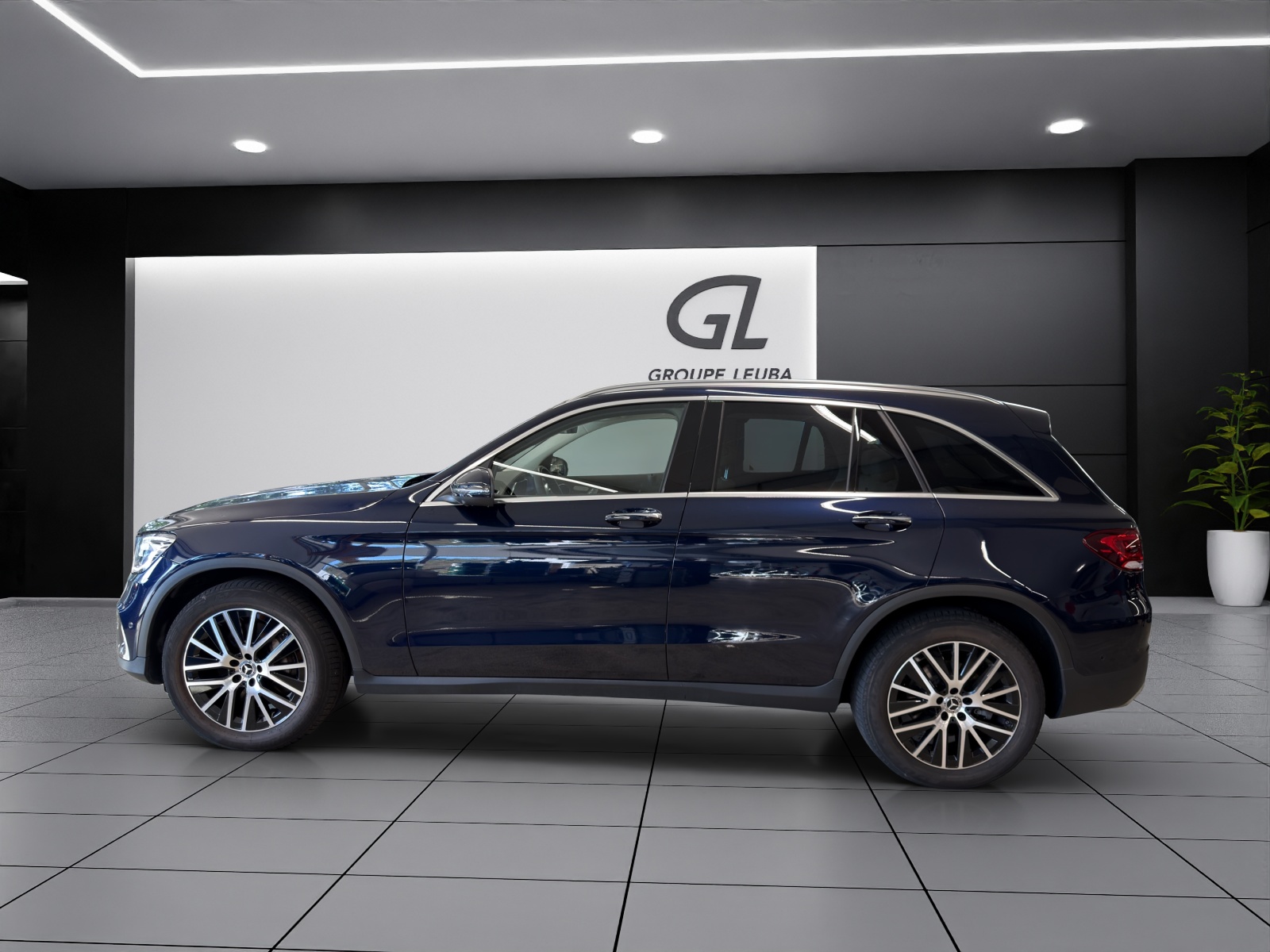 MERCEDES-BENZ GLC 300 e 4Matic-image-2
