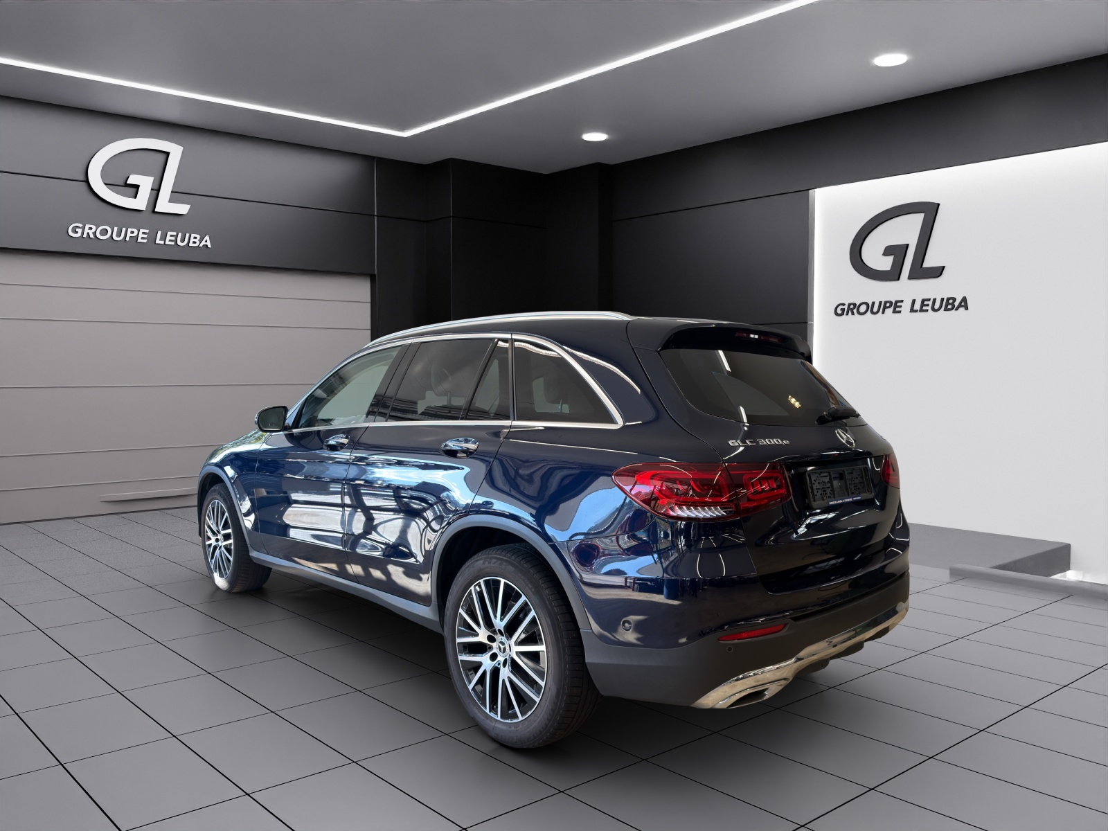 MERCEDES-BENZ GLC 300 e 4Matic-image-3
