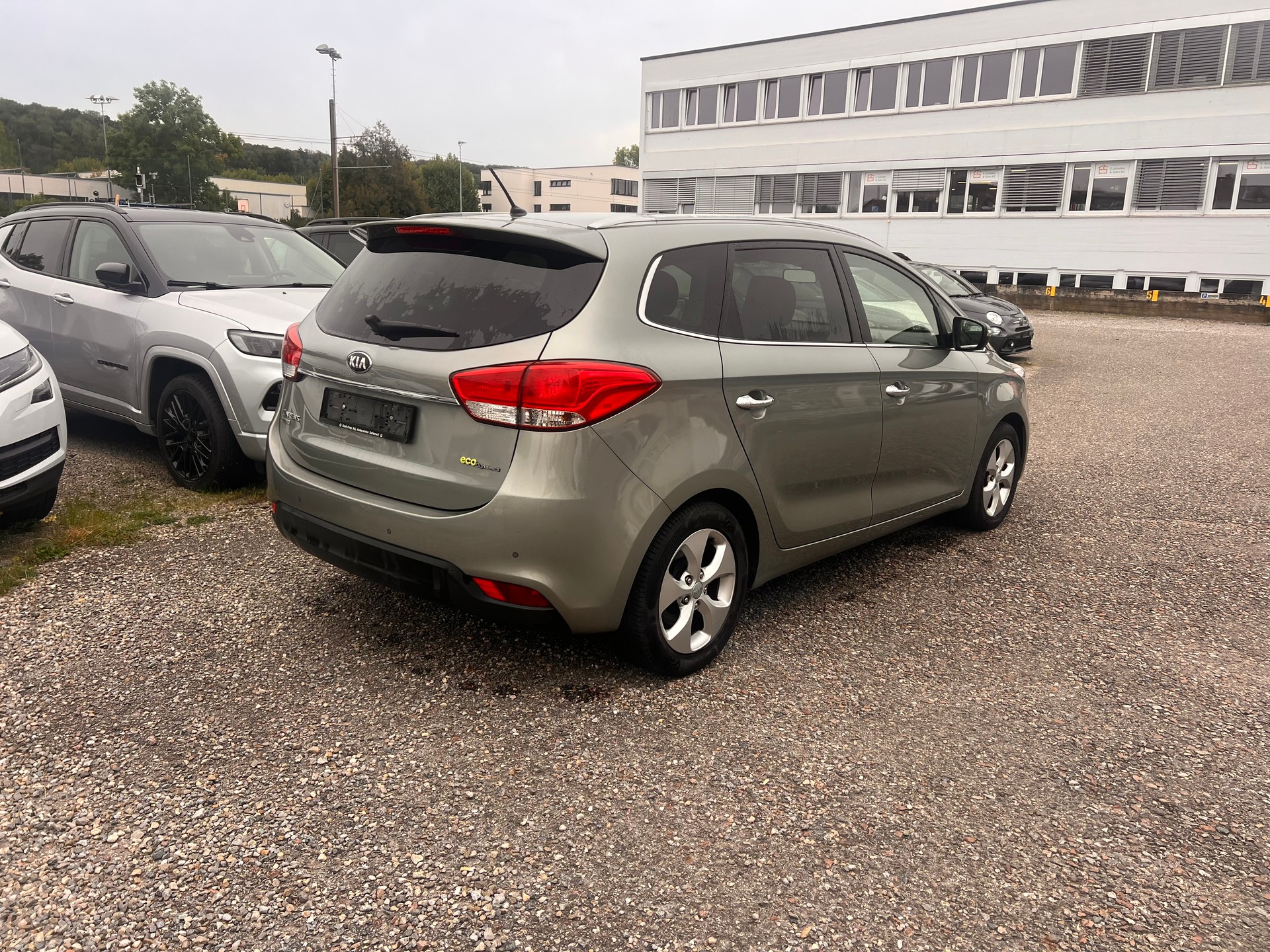 KIA Carens 1.6 GDI Trend-image-4