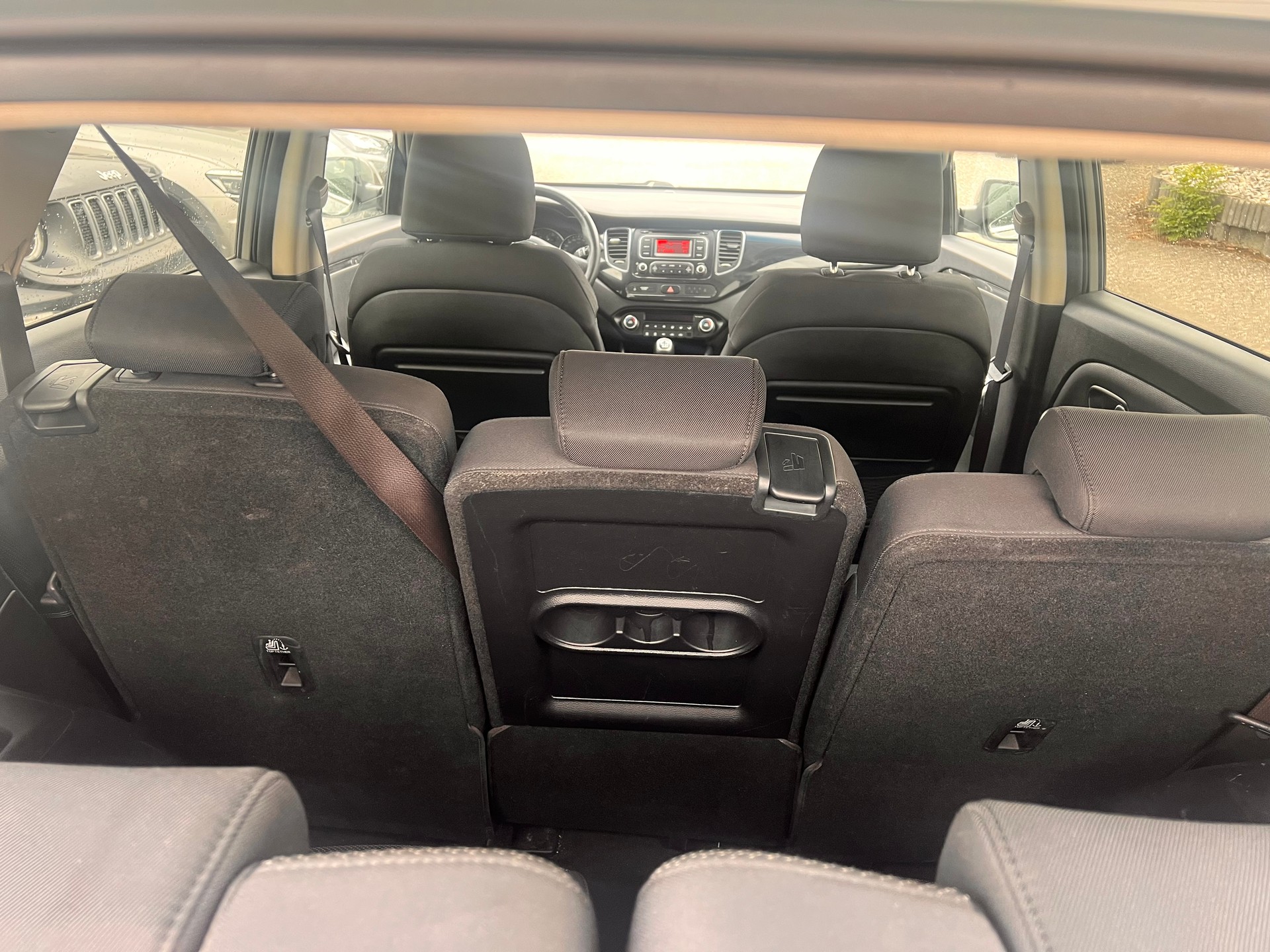 KIA Carens 1.6 GDI Trend-image-13