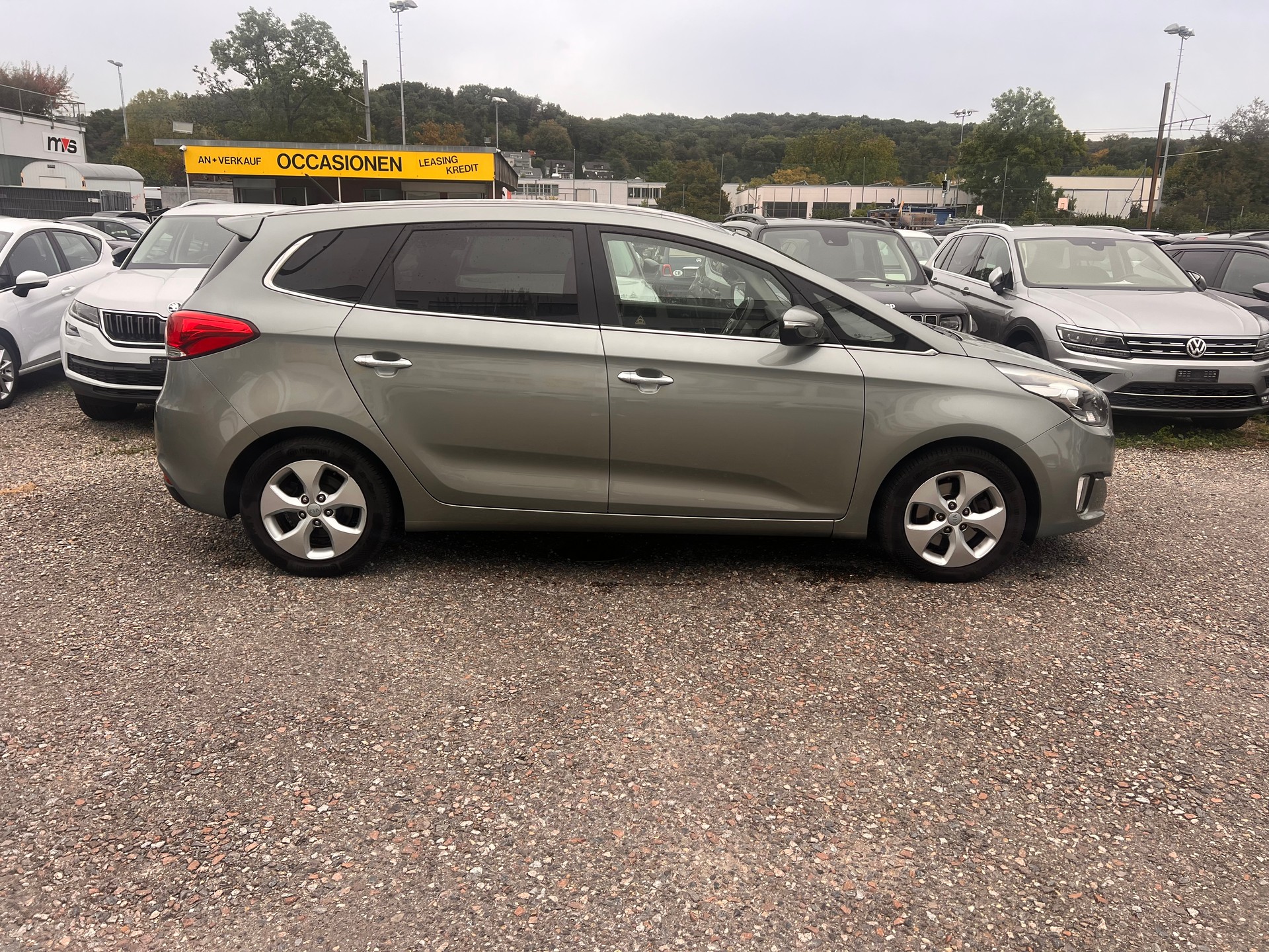 KIA Carens 1.6 GDI Trend-image-6