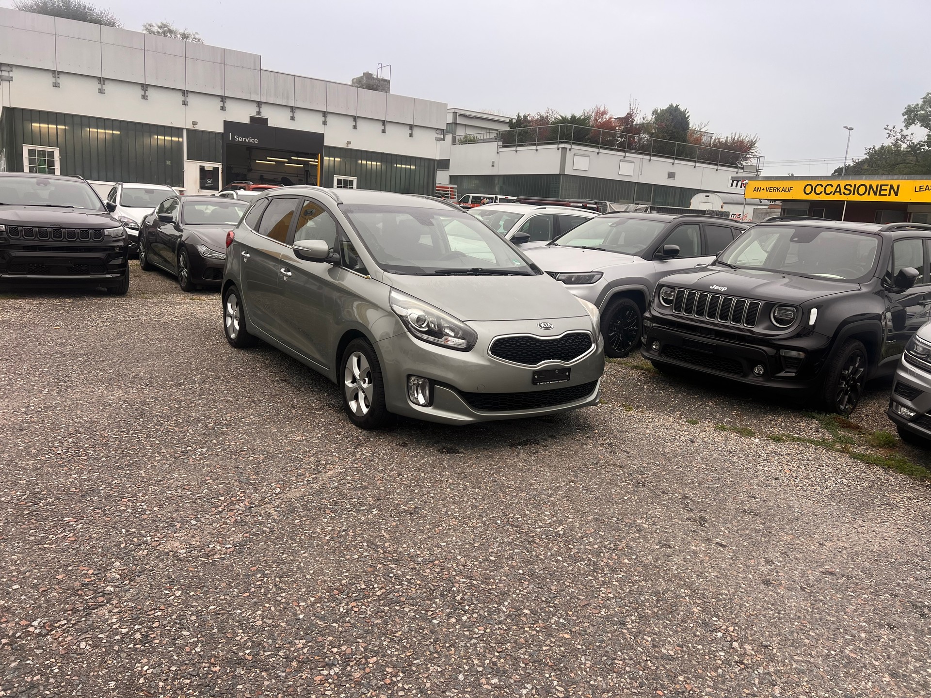 KIA Carens 1.6 GDI Trend-image-1