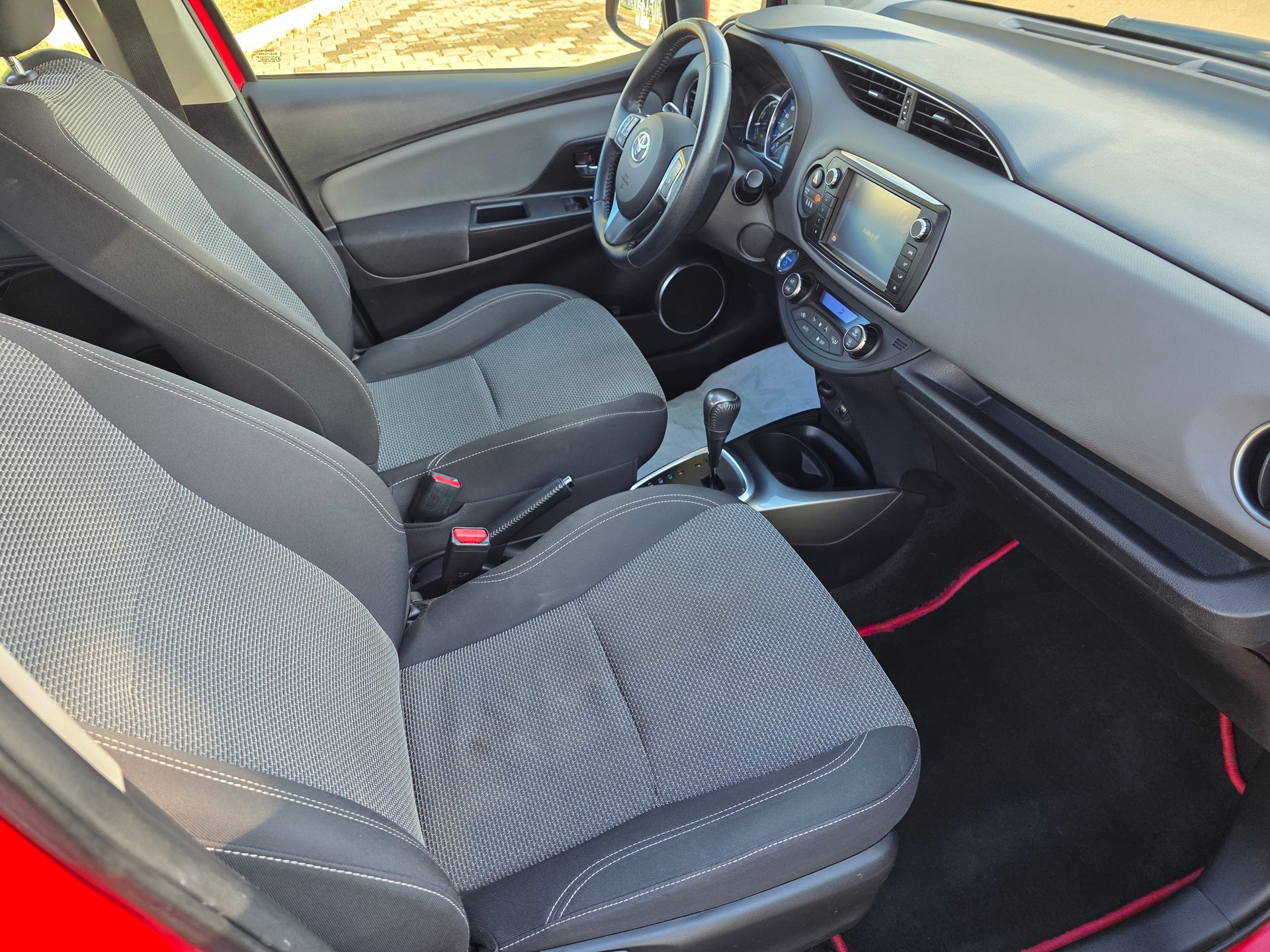 TOYOTA 1.5 VVT Hybrid-image-11