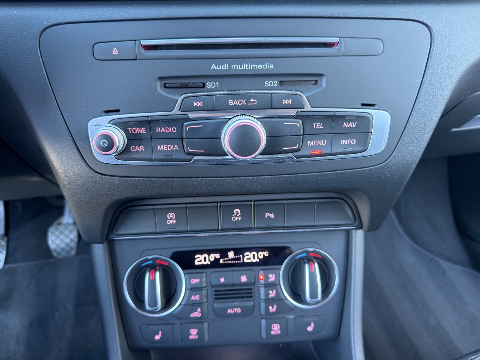 AUDI Q3 2.0 TDI ultra-image-15