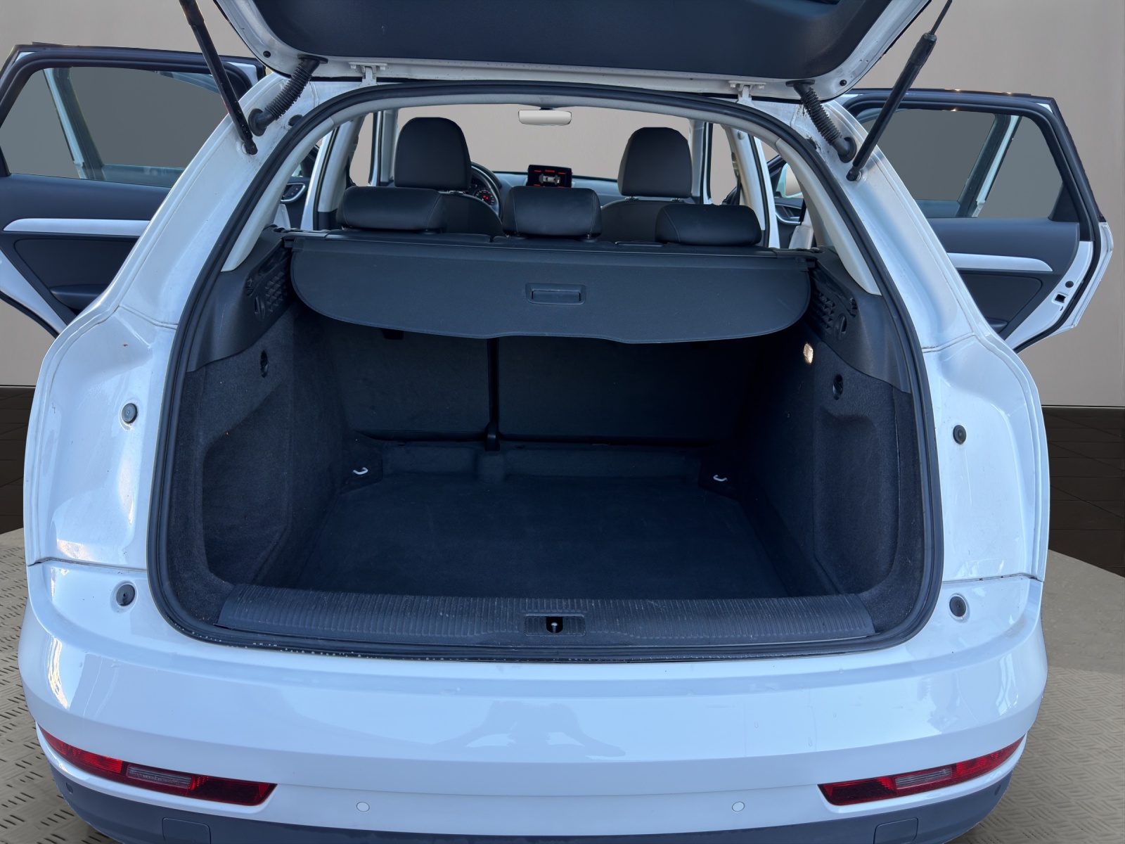 AUDI Q3 2.0 TDI ultra-image-18