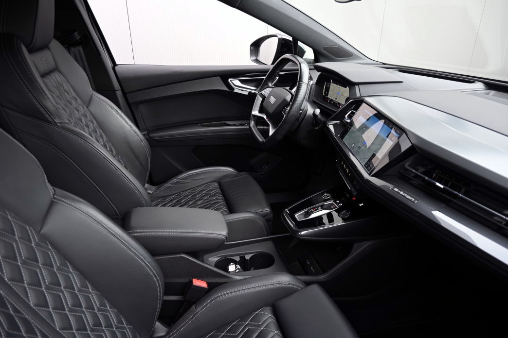AUDI Q4 e-tron 50 quattro S-Line-image-4