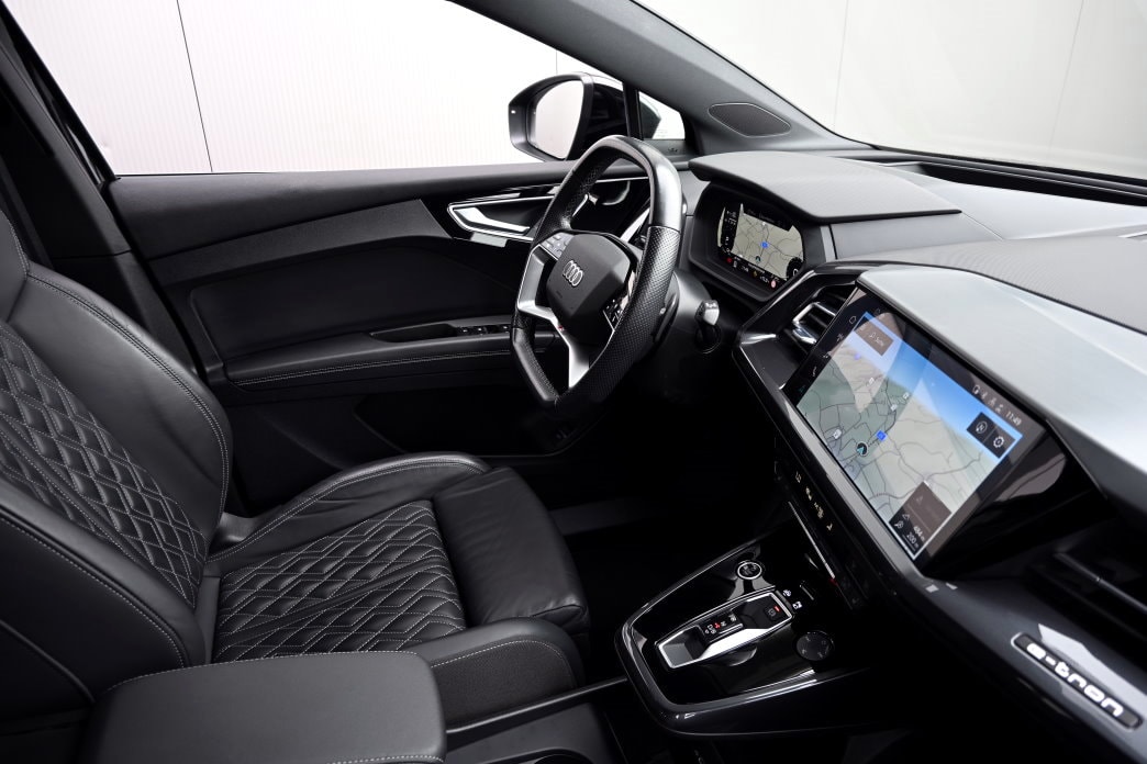 AUDI Q4 e-tron 50 quattro S-Line-image-6