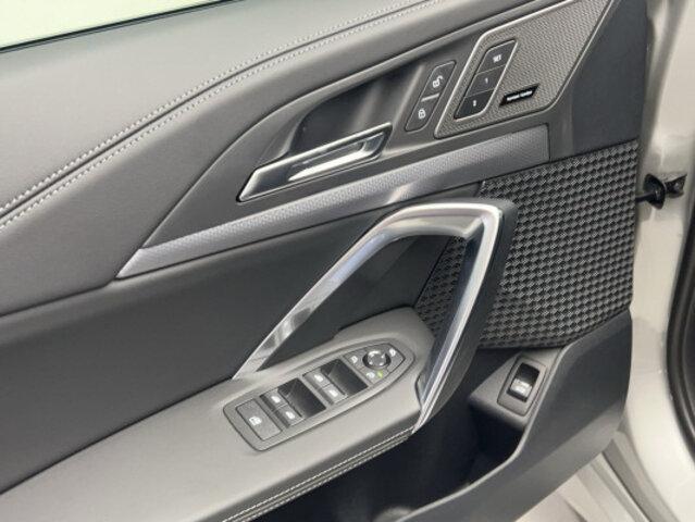 BMW X1 U11 20i sDrive paddles-image-12