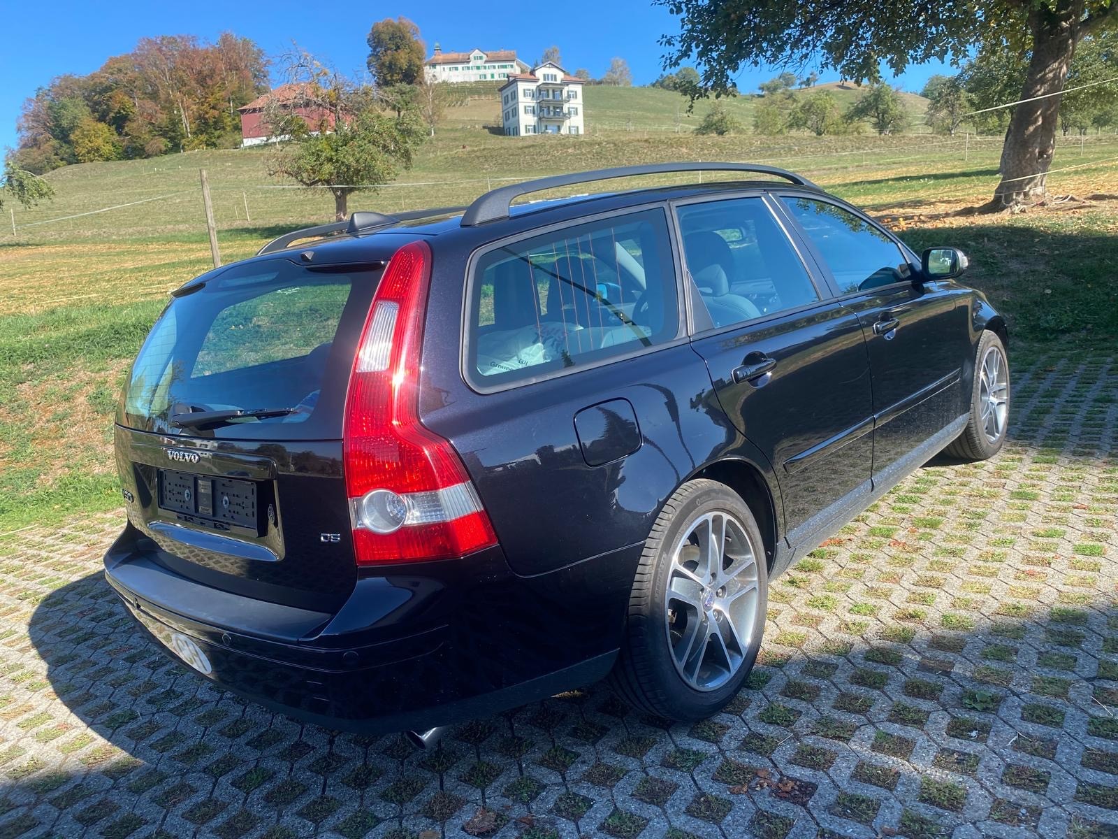 VOLVO V50 D5 Momentum Geartronic-image-4