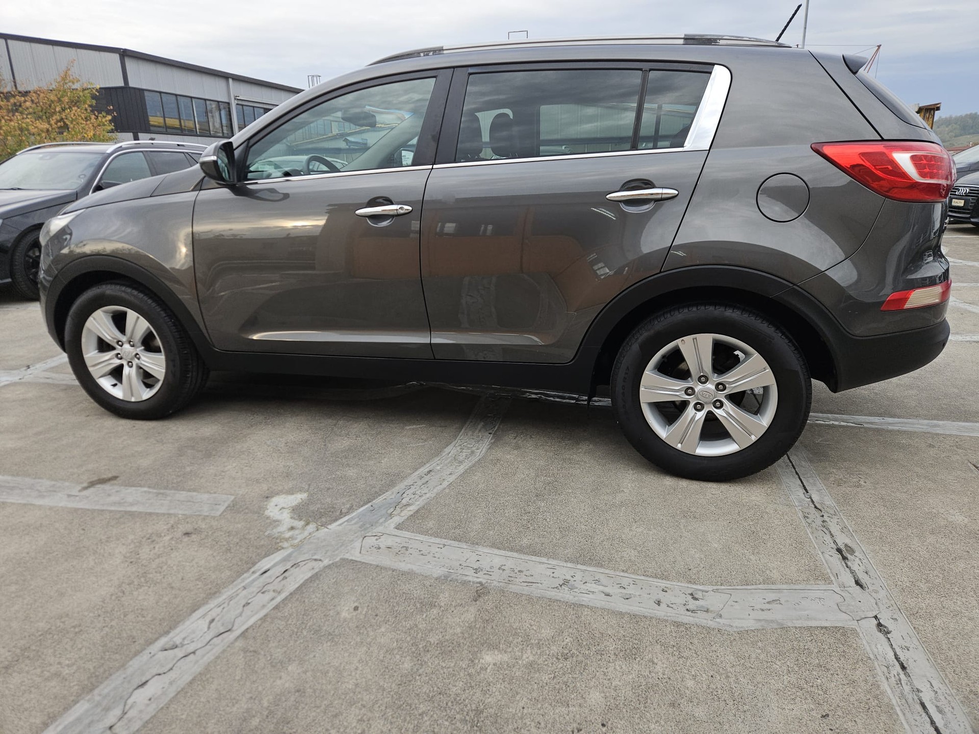 KIA SPORTAGE-image-1