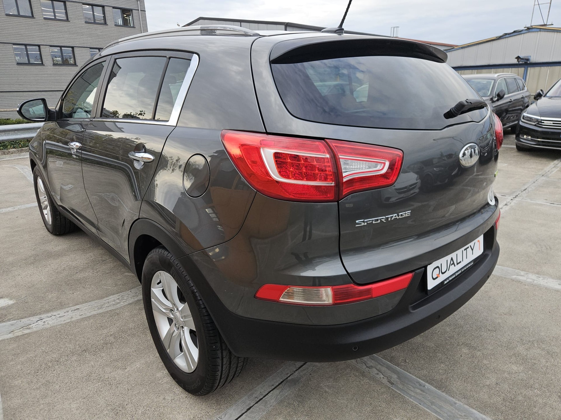 KIA SPORTAGE-image-2