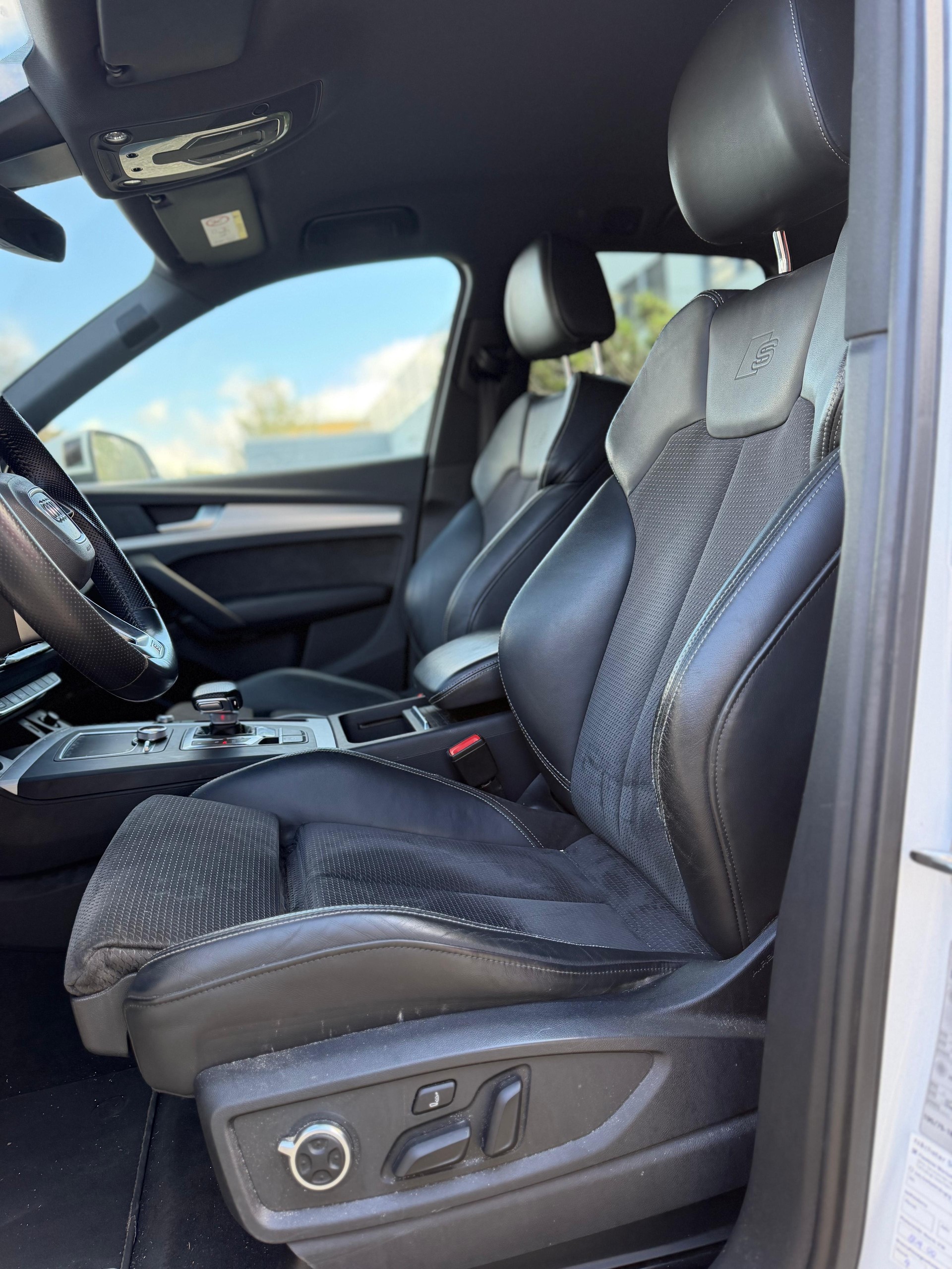 AUDI Q5 2.0 TFSI sport quattro S-tronic-image-10