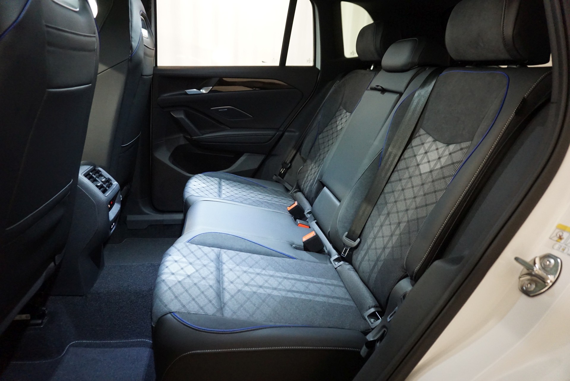 VW Tiguan 1.5 TSI evo2 eHybrid R-Line DSG-image-9