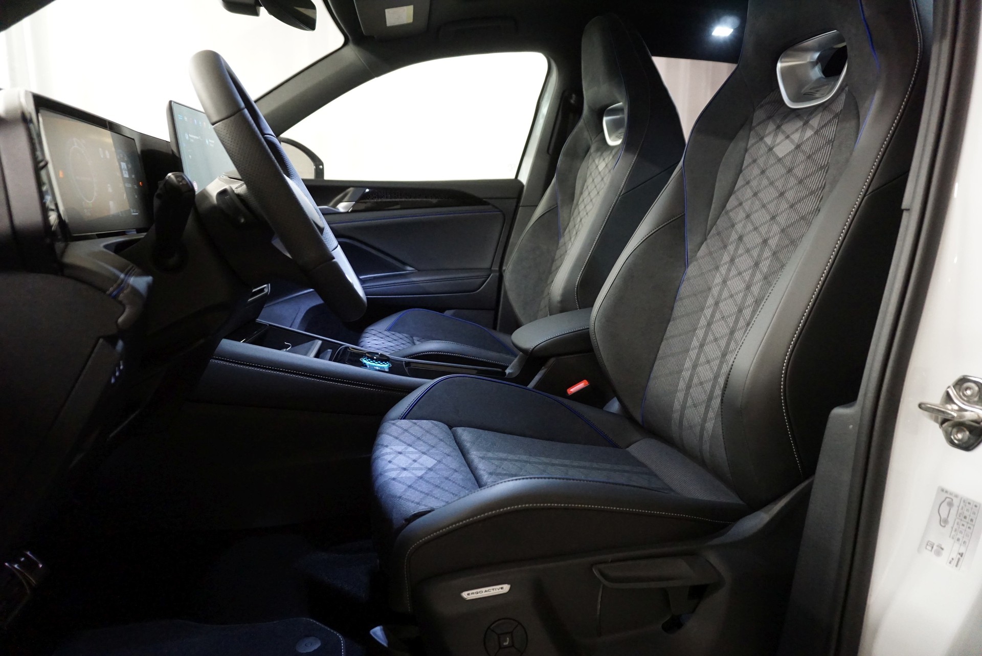 VW Tiguan 1.5 TSI evo2 eHybrid R-Line DSG-image-7