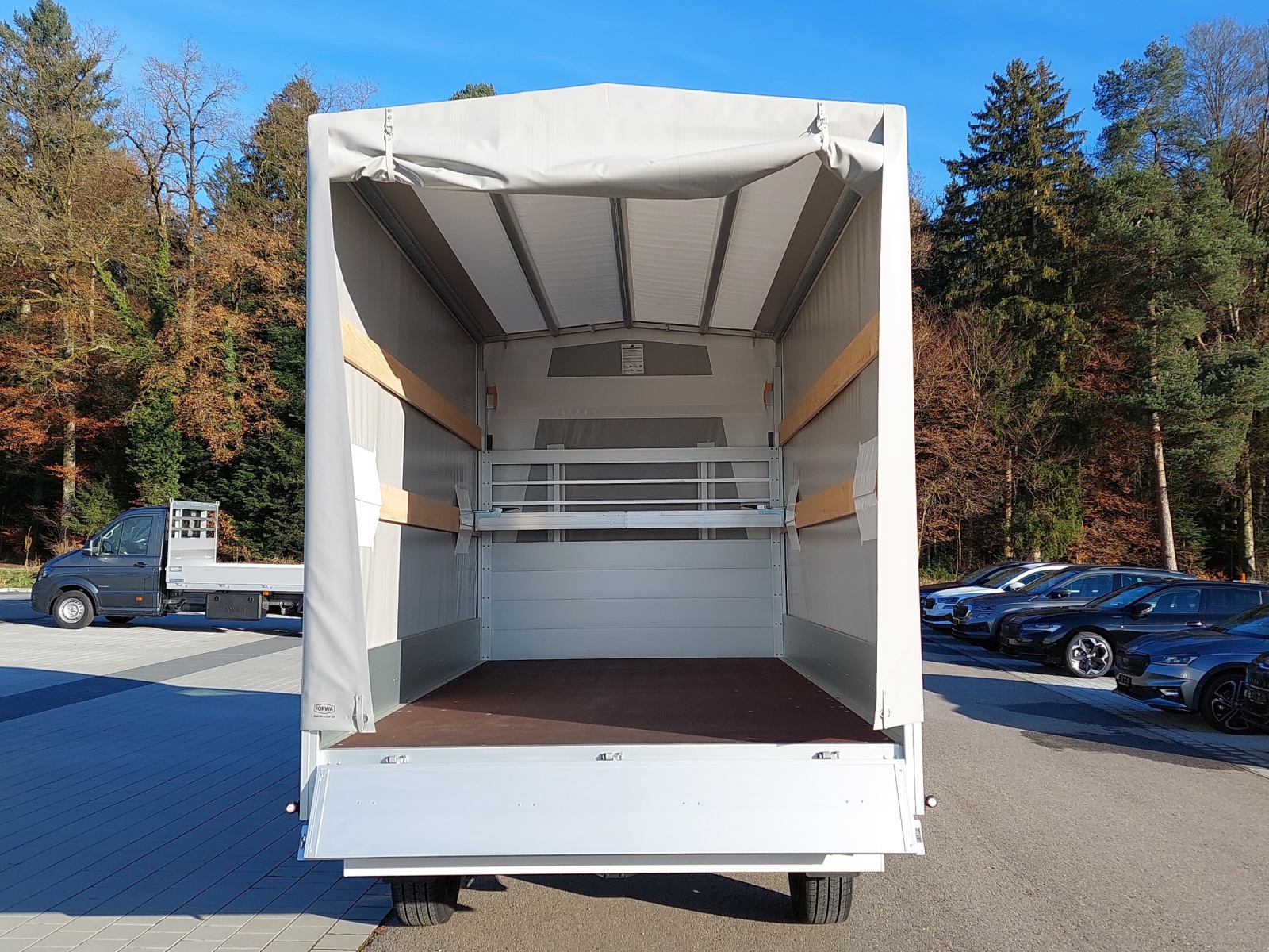 VW VW Crafter mit Brücke und Blachenverdeck-image-11