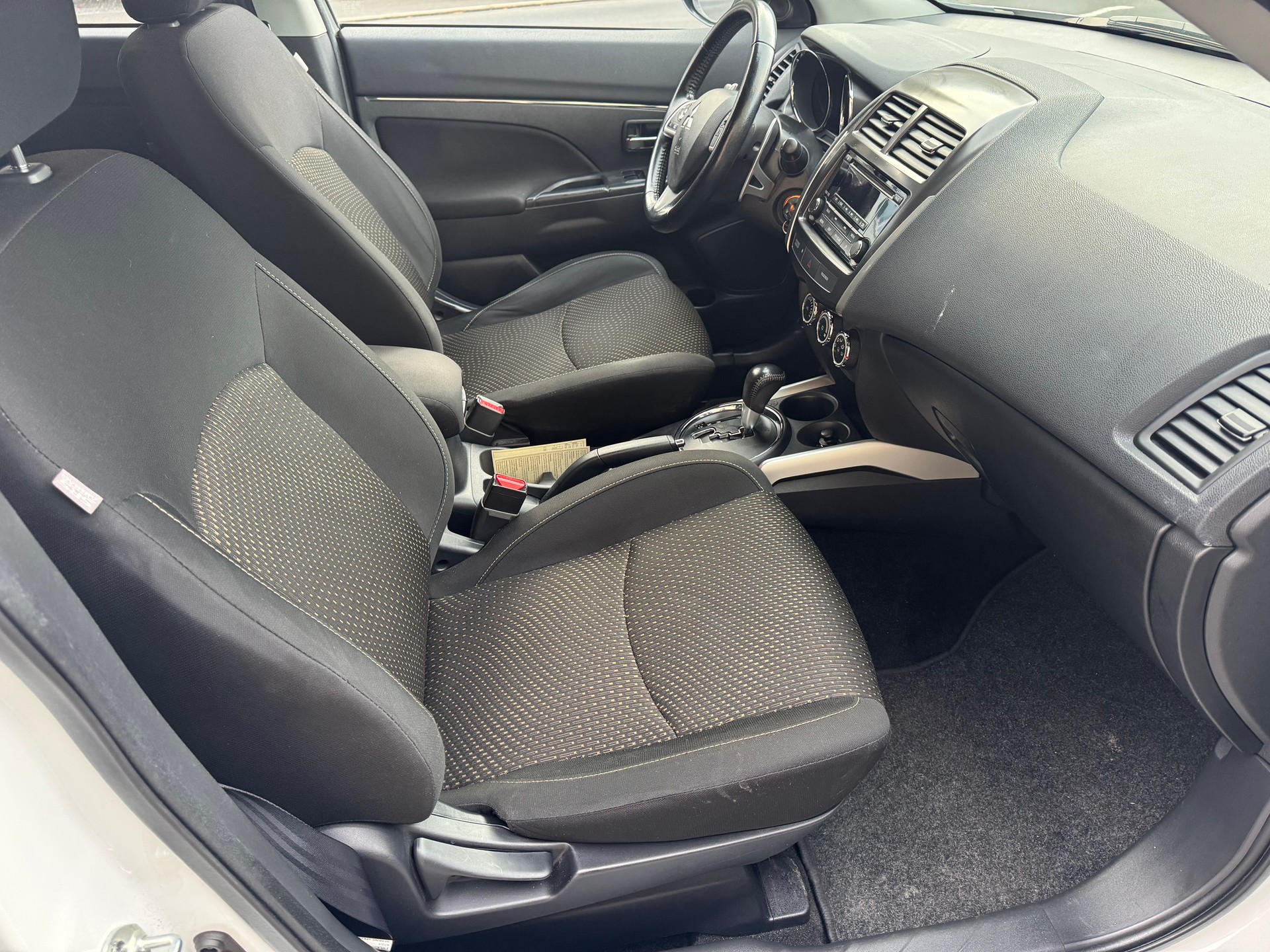 MITSUBISHI ASX 2.2 DID Invite 4WD Automatic-image-9