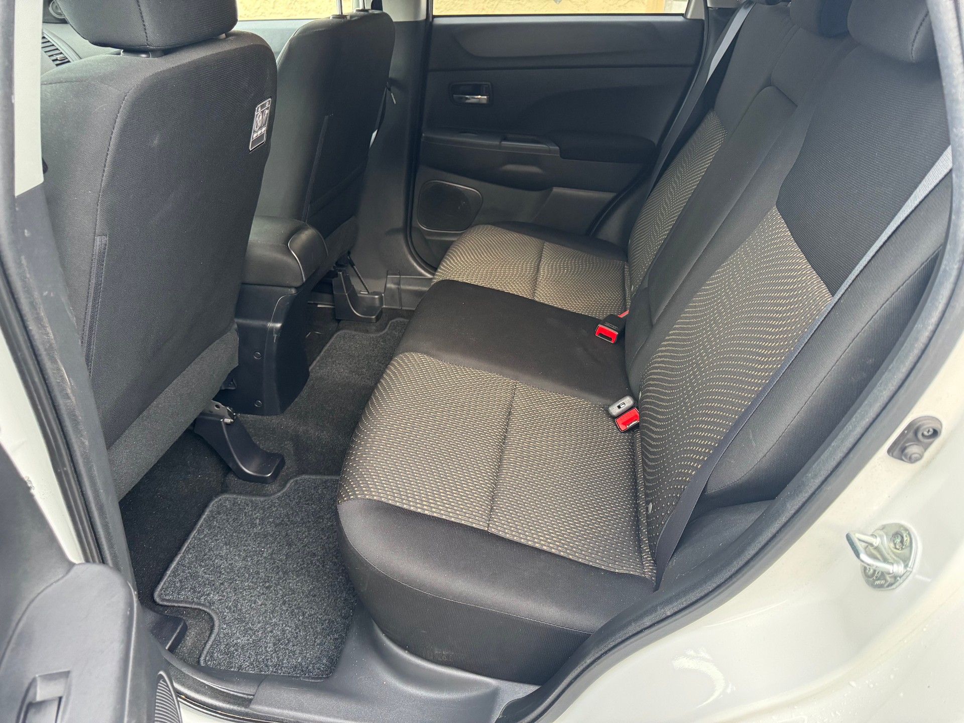 MITSUBISHI ASX 2.2 DID Invite 4WD Automatic-image-11