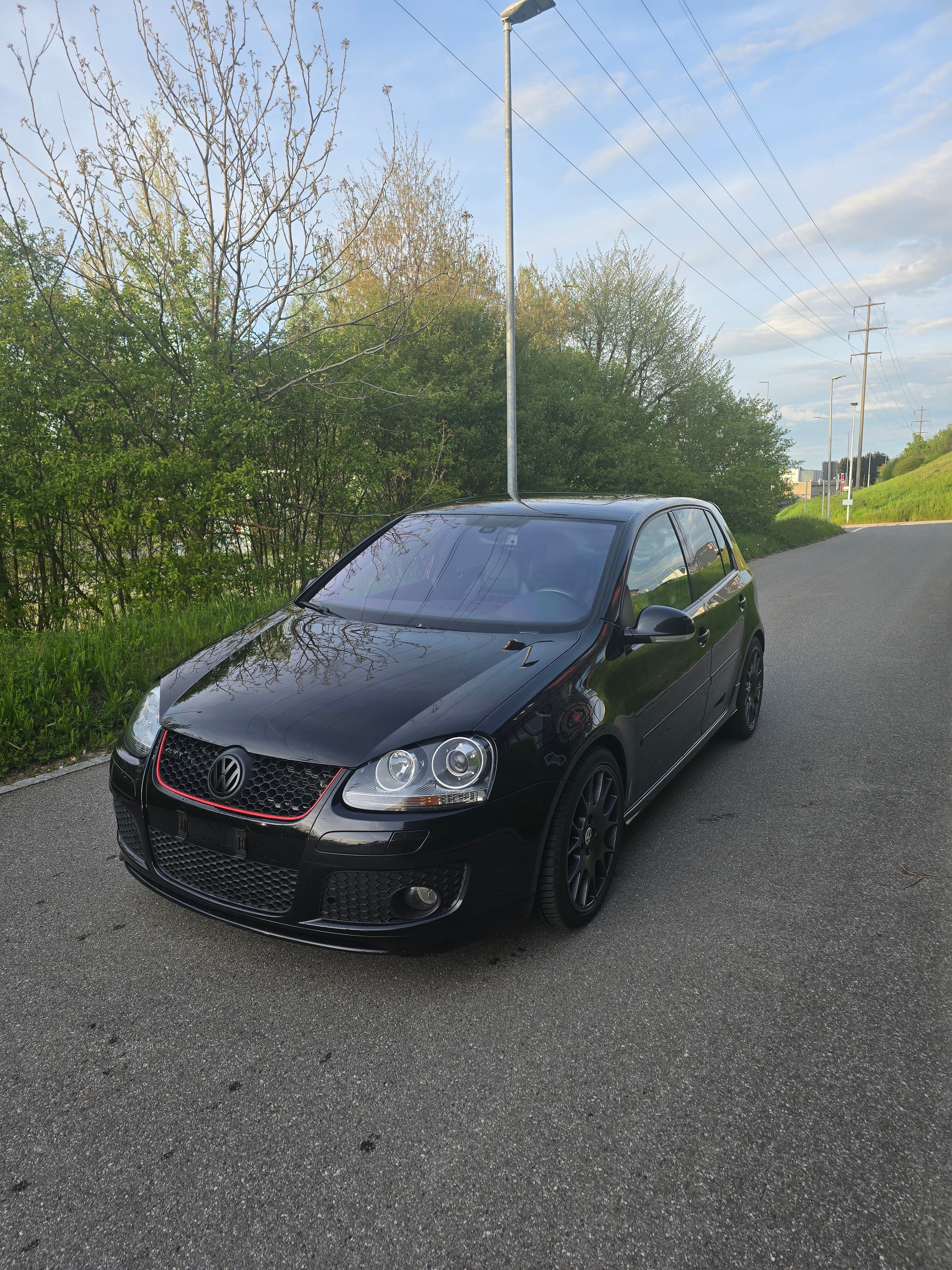 VW Golf 2.0 TFSI GTI Edition 30-image-1
