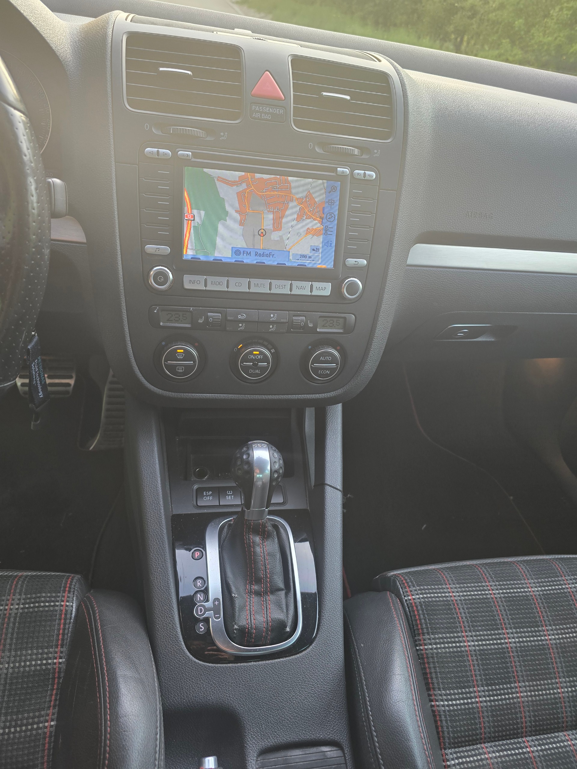 VW Golf 2.0 TFSI GTI Edition 30-image-10