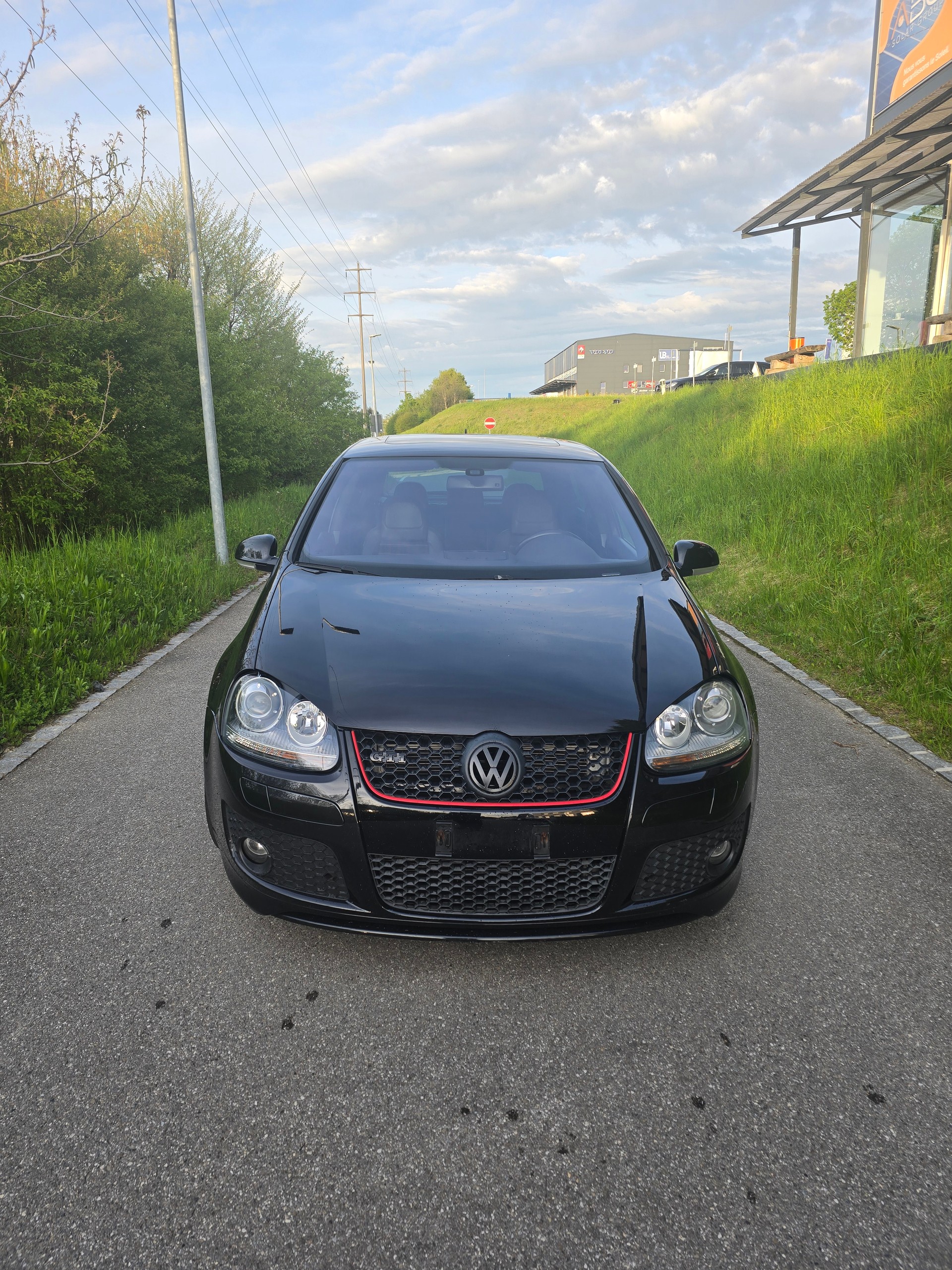 VW Golf 2.0 TFSI GTI Edition 30-image-2