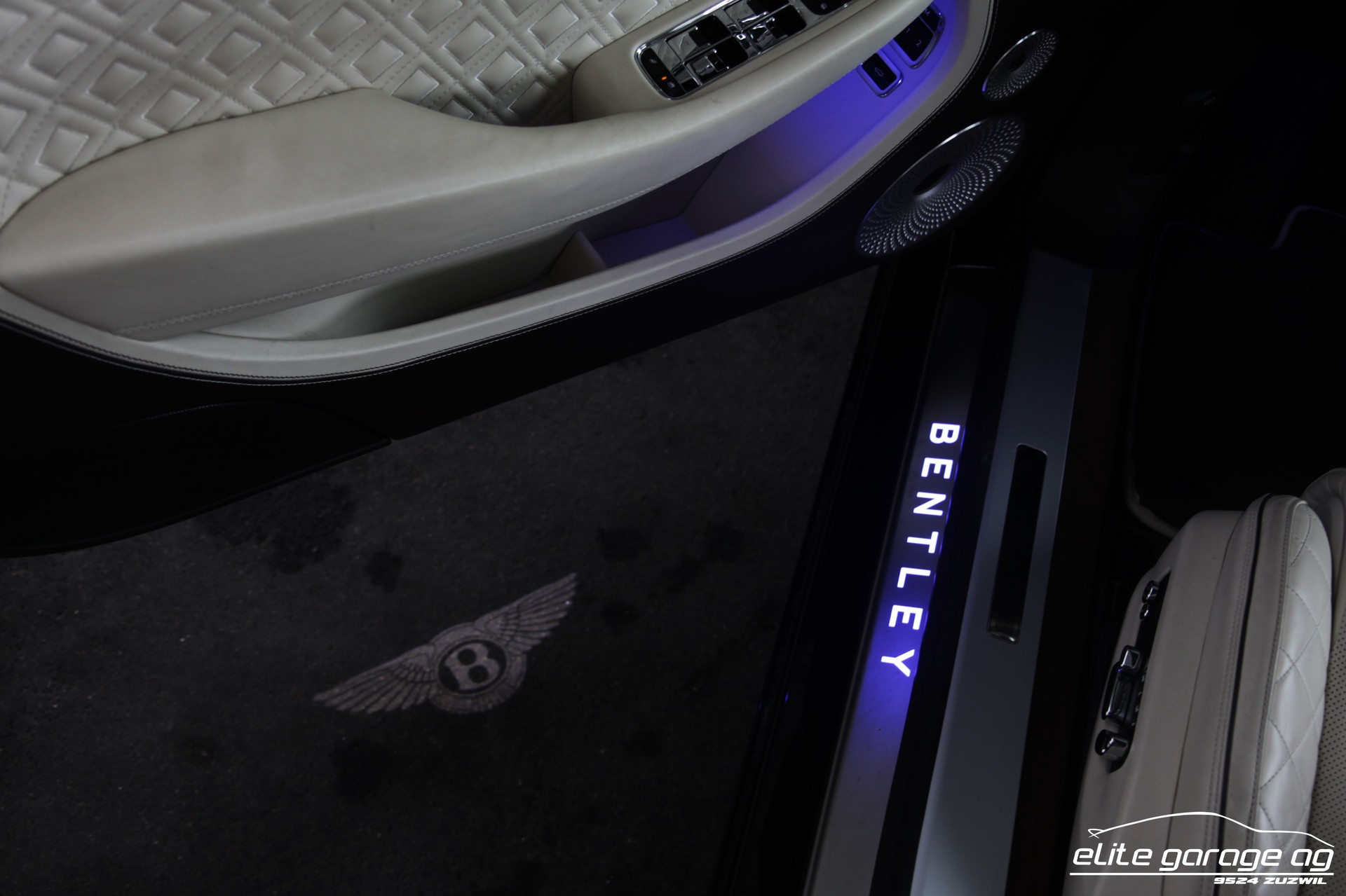 BENTLEY Continental GTC 4.0 V8-image-15