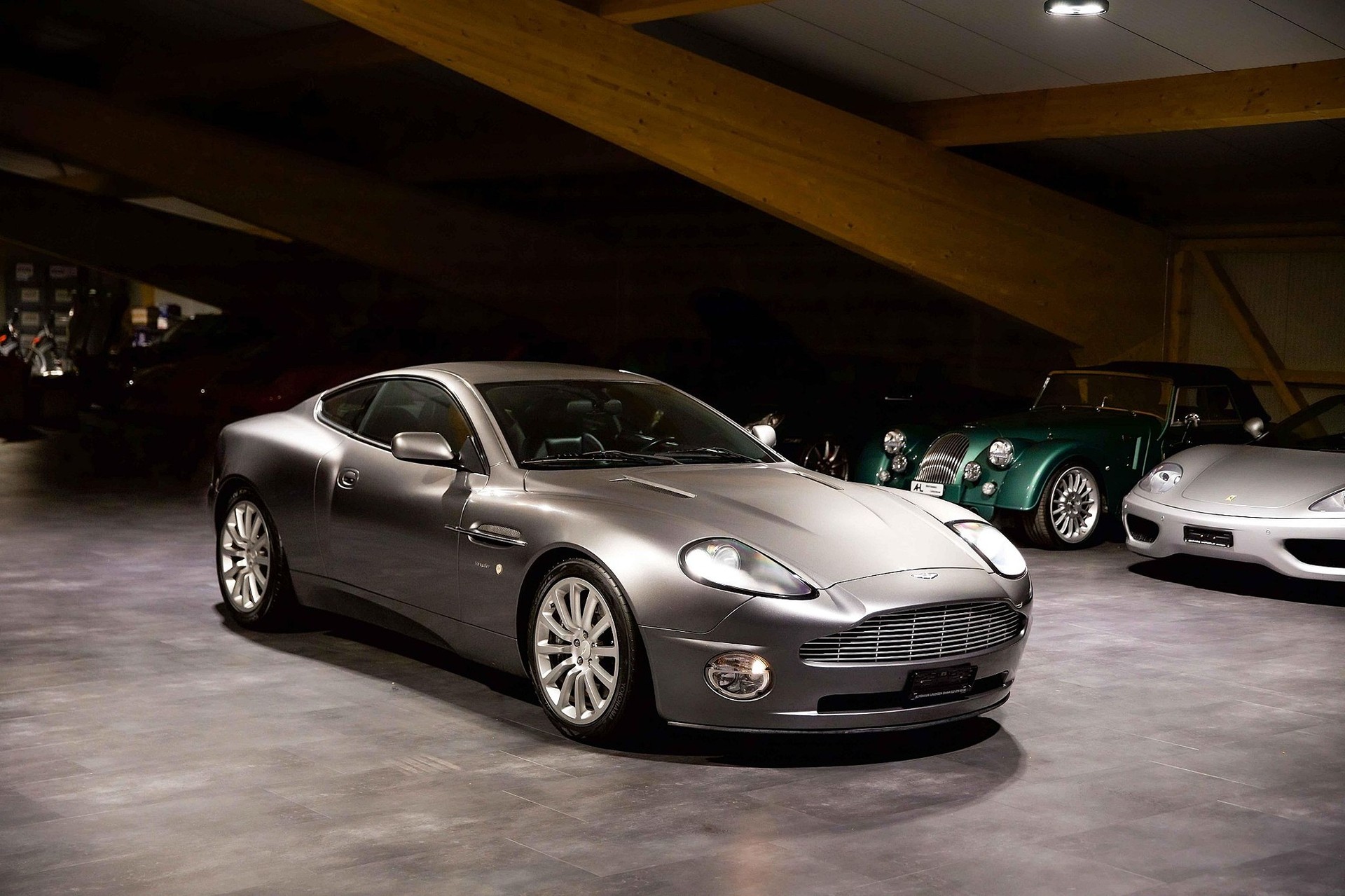 ASTON MARTIN Vanquish V12 5.9-48-image-0
