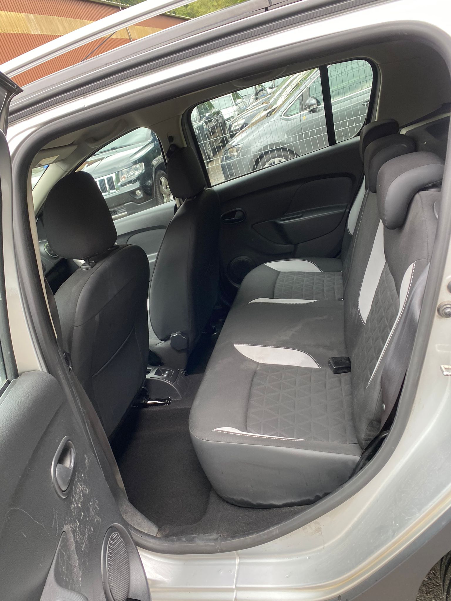 DACIA Sandero Tce 90 Stepway Ambiance-image-4