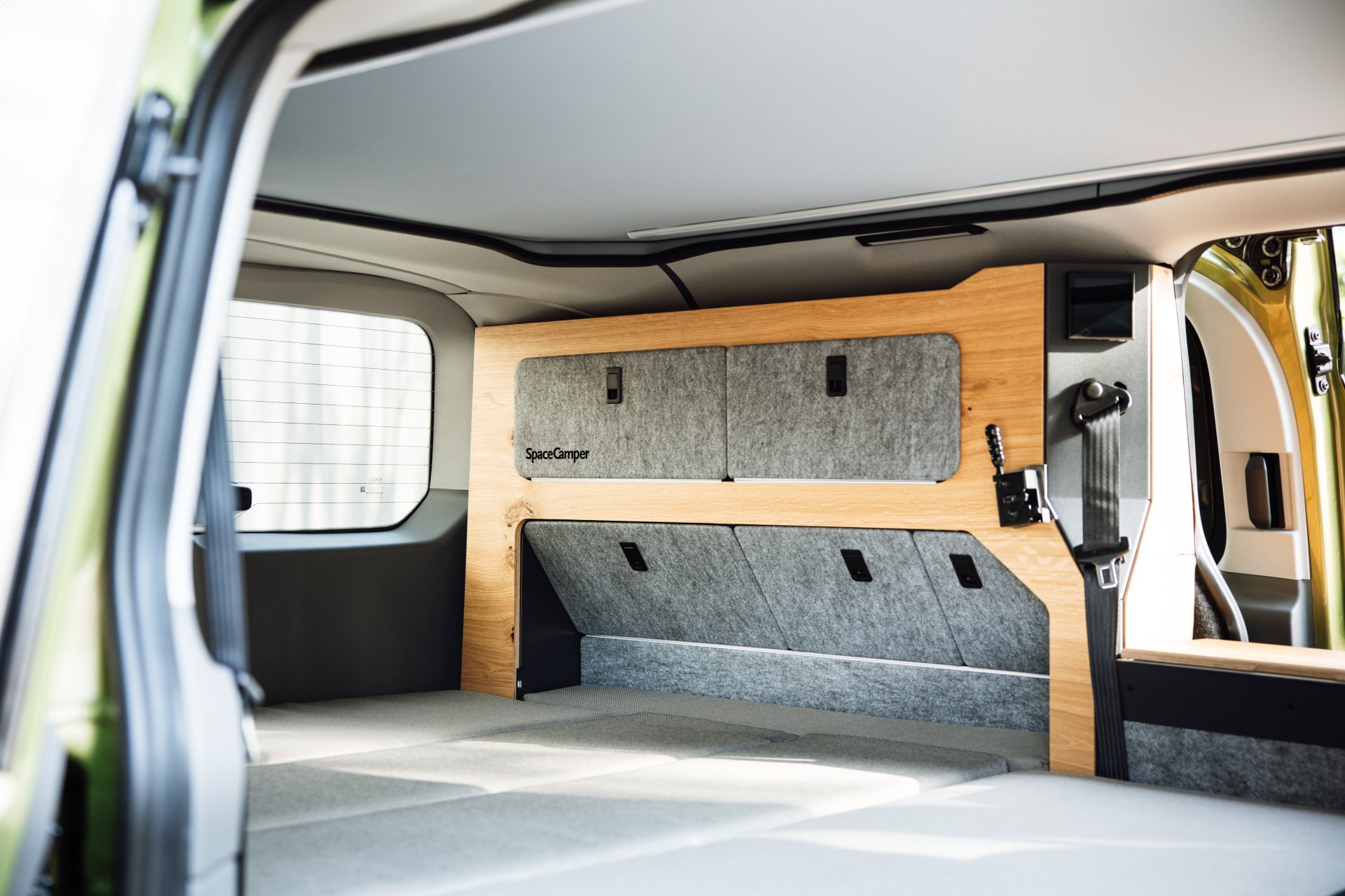 VW Caravelle SpaceCamper Classic+ *4Motion Automatik * 2 Schiebetüren. Kein VW New California Ocean Coast Beach!-image-11