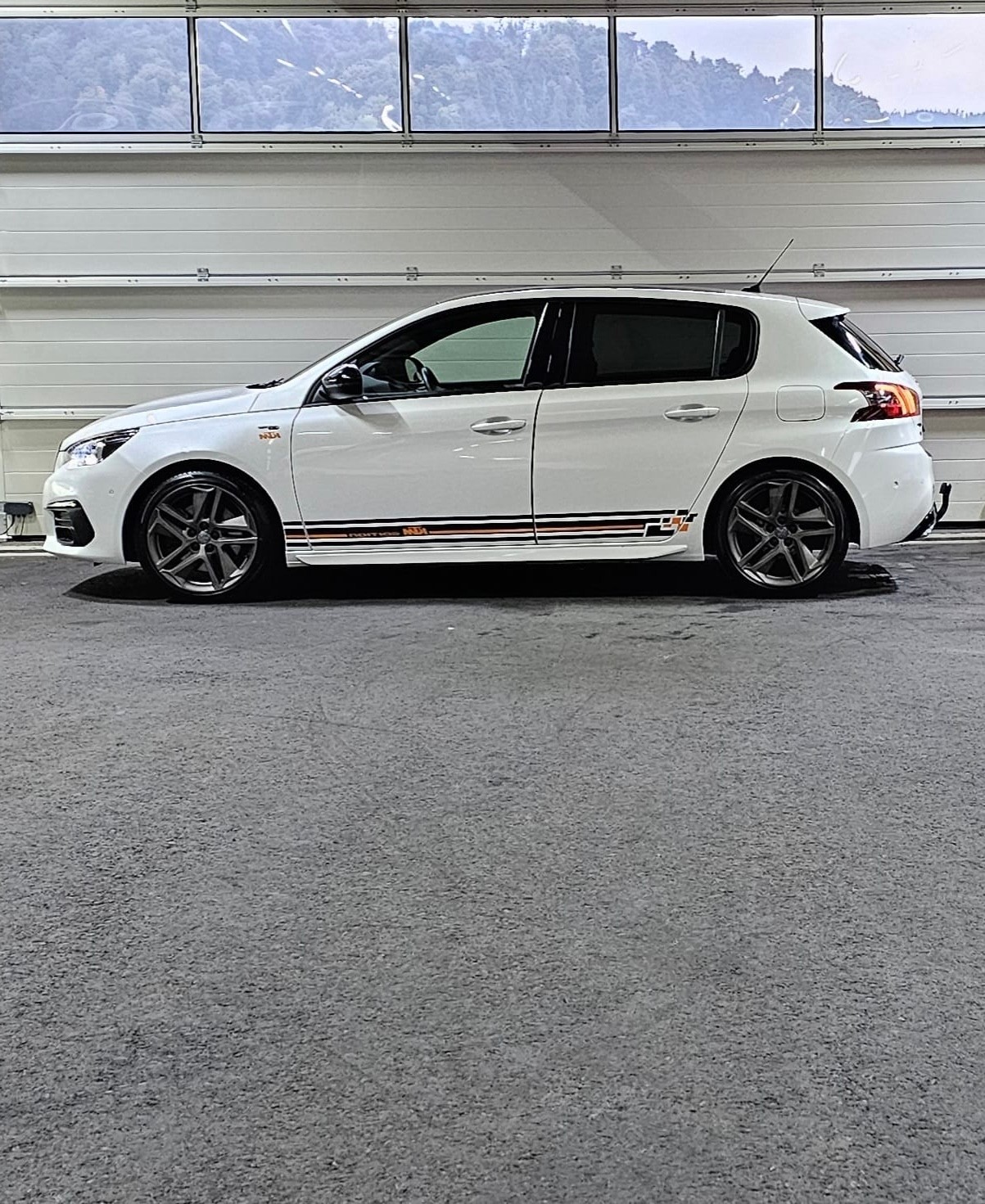 PEUGEOT 308 2.0 BlueHDI GT EAT8 *CH Fahrzeug* *Frisch ab MFK 29.09.25*-image-1