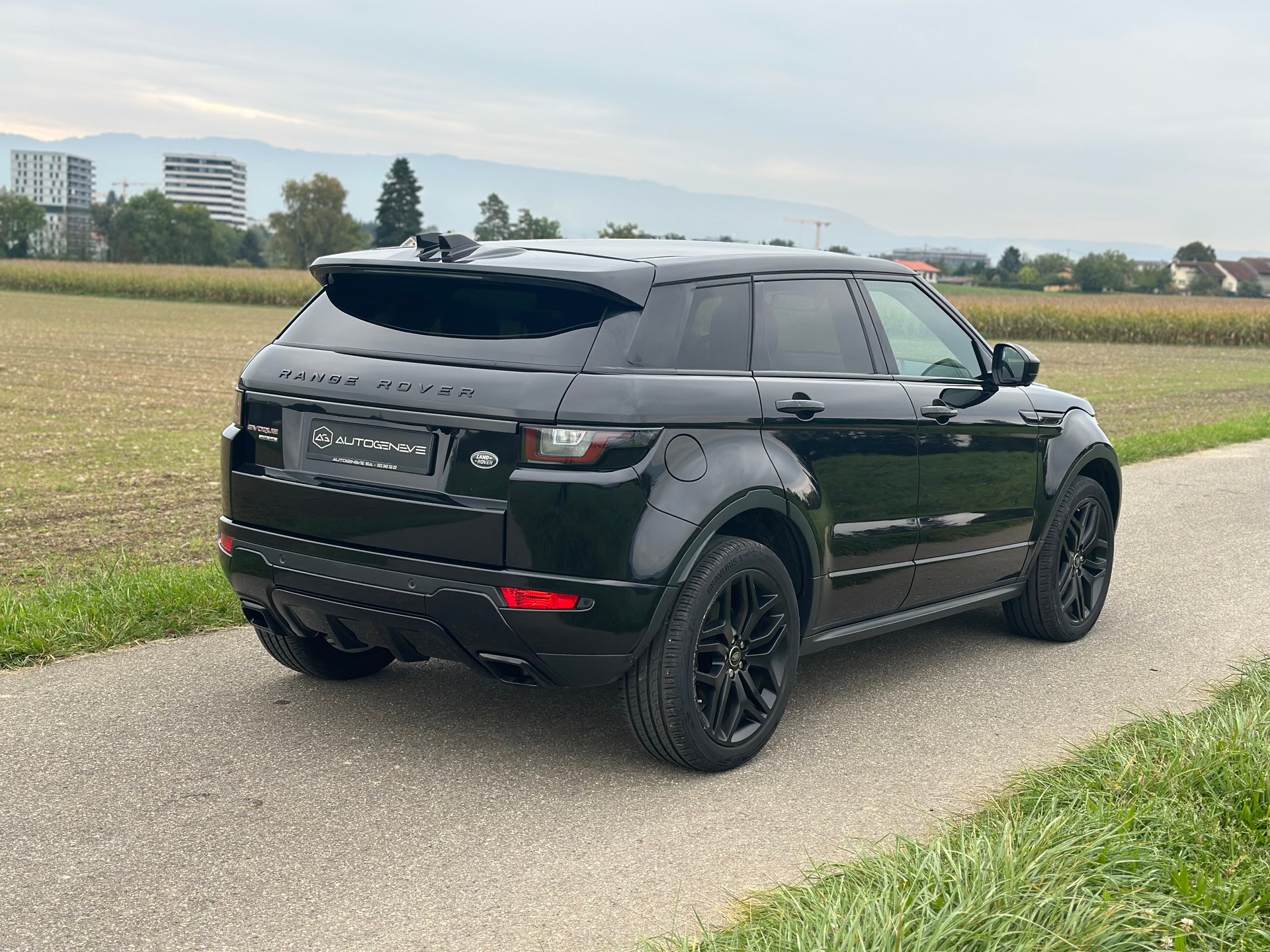 LAND ROVER Range Rover Evoque 2.0 Si4 HSE Dynamic AT9-image-7