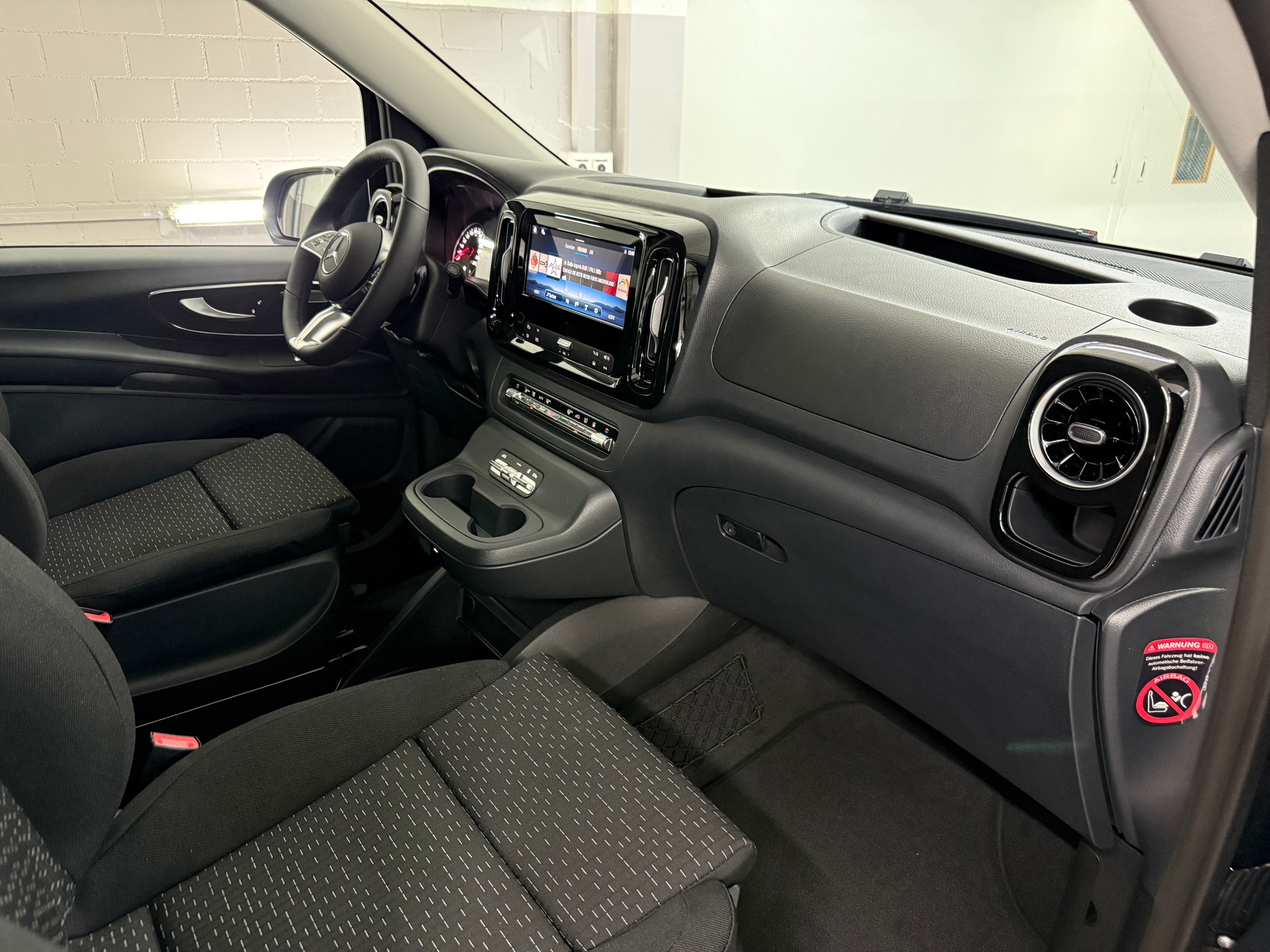 MERCEDES-BENZ Vito 116 CDI 4MATIC Tourer SELECT Family 3200mm L-image-11