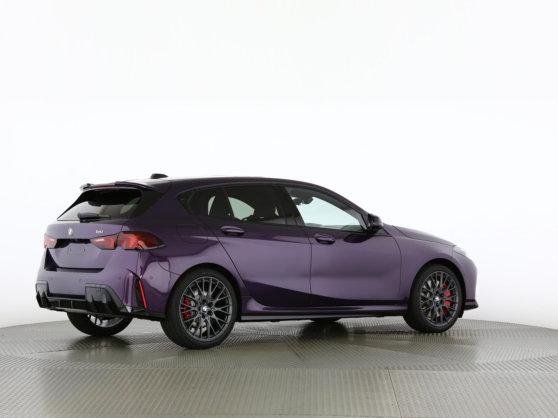 BMW 120i-image-20