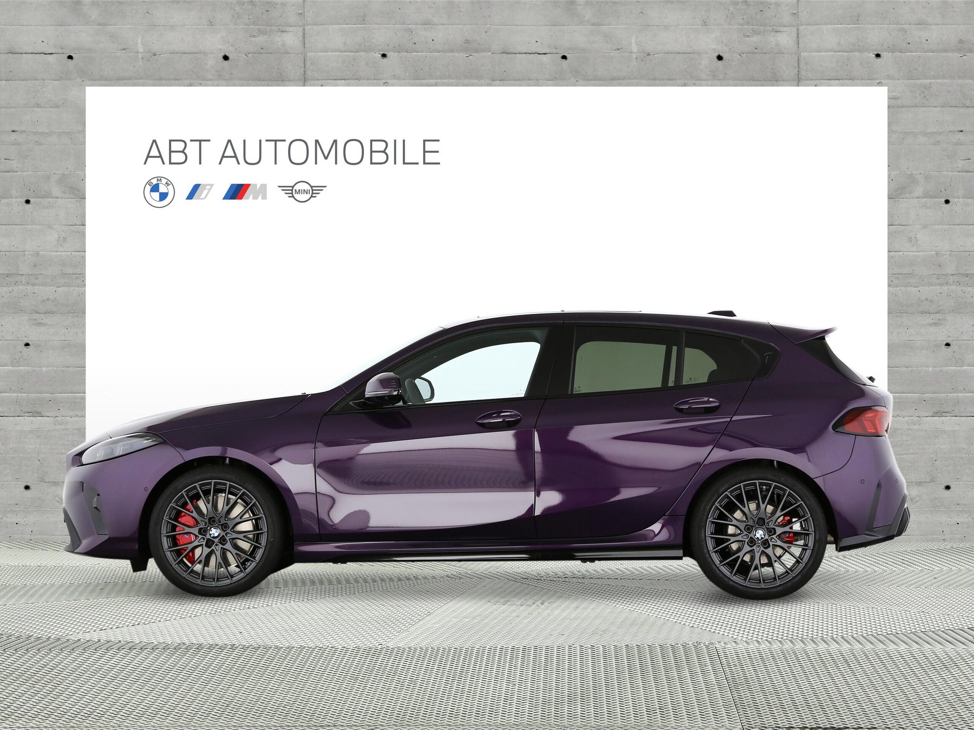 BMW 120i-image-1