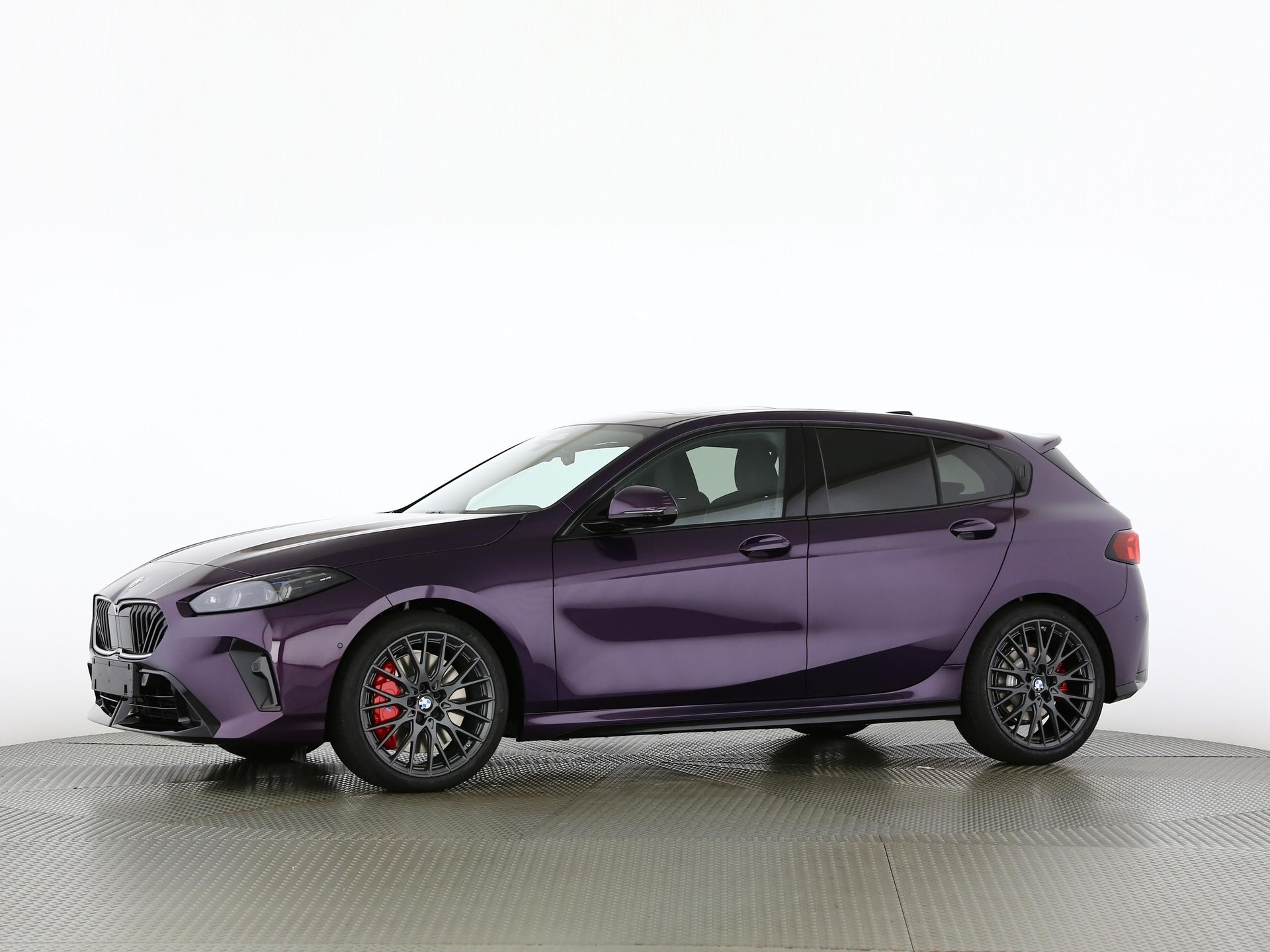 BMW 120i-image-9