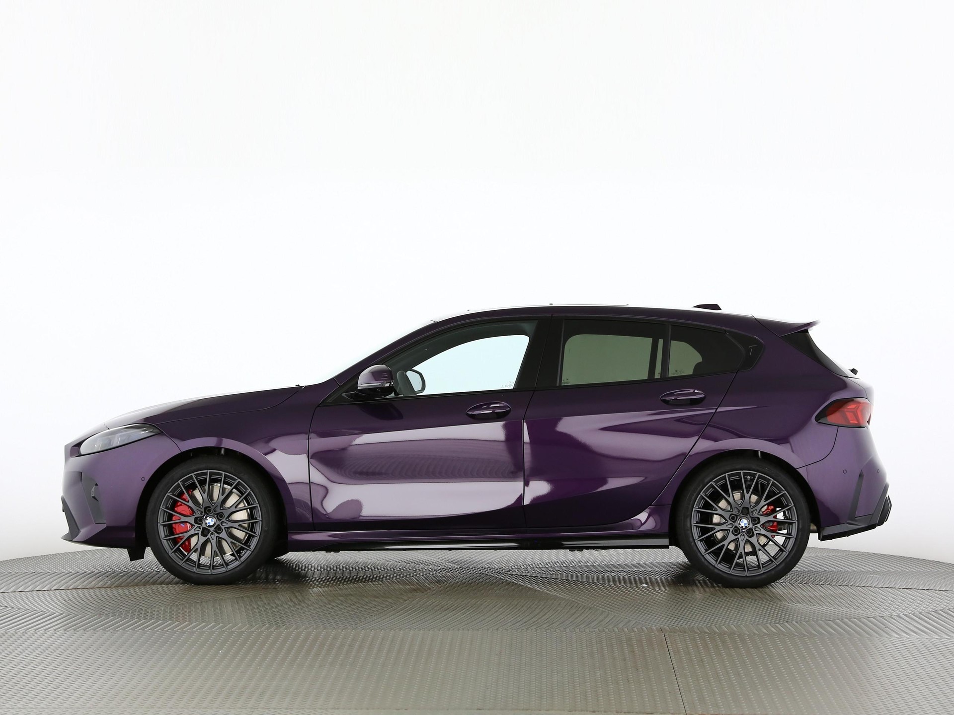 BMW 120i-image-11