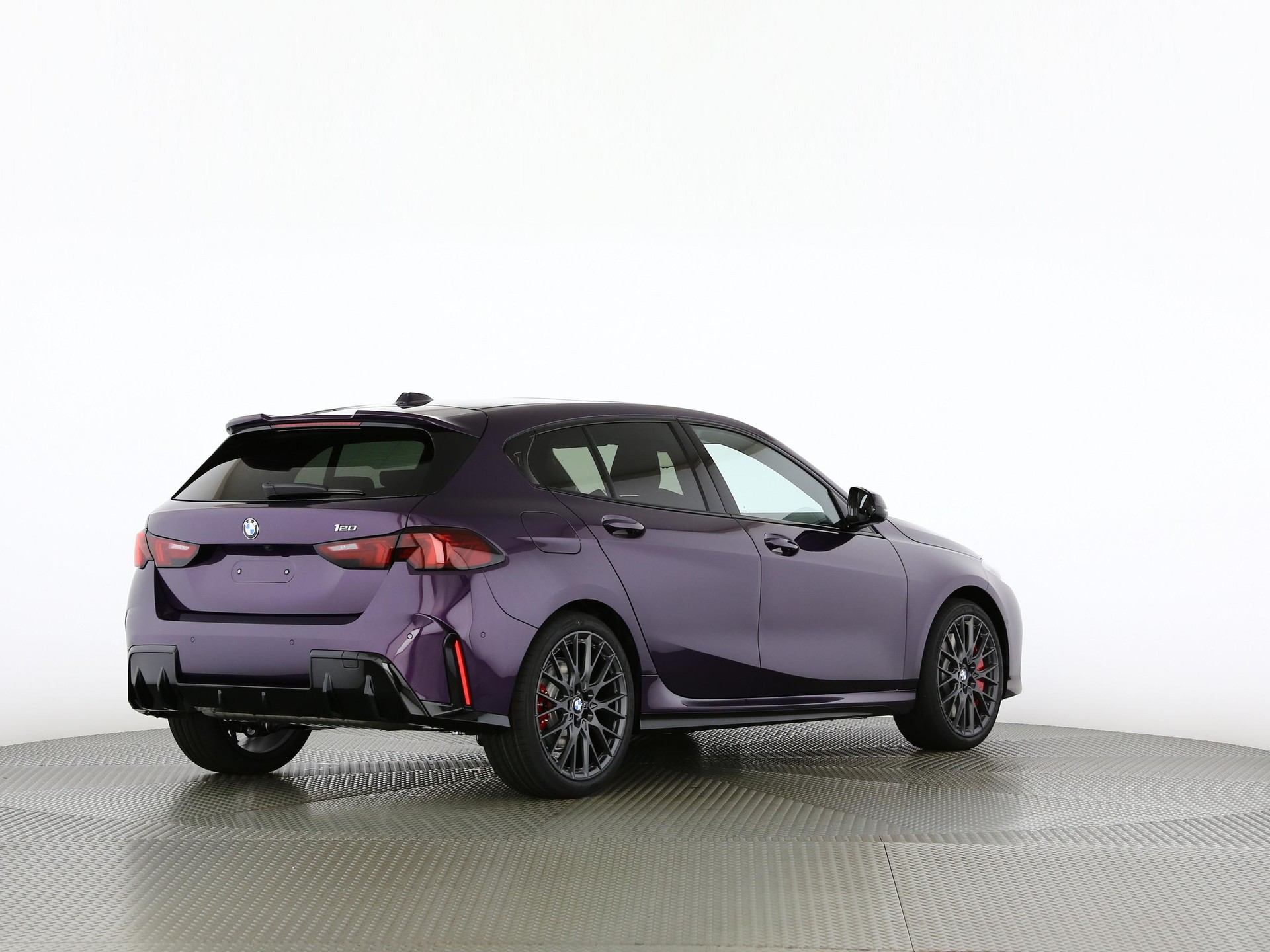 BMW 120i-image-19