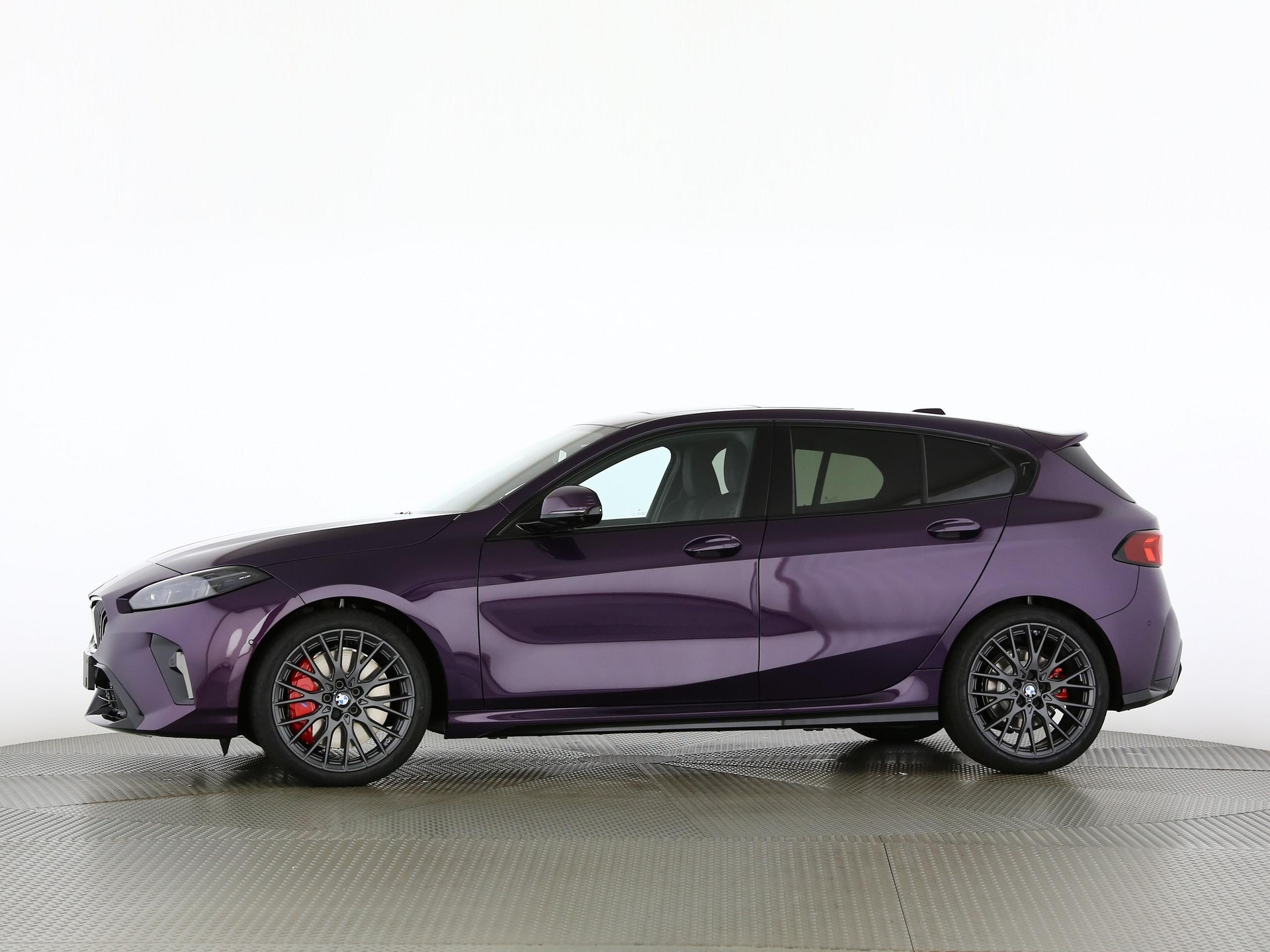 BMW 120i-image-10