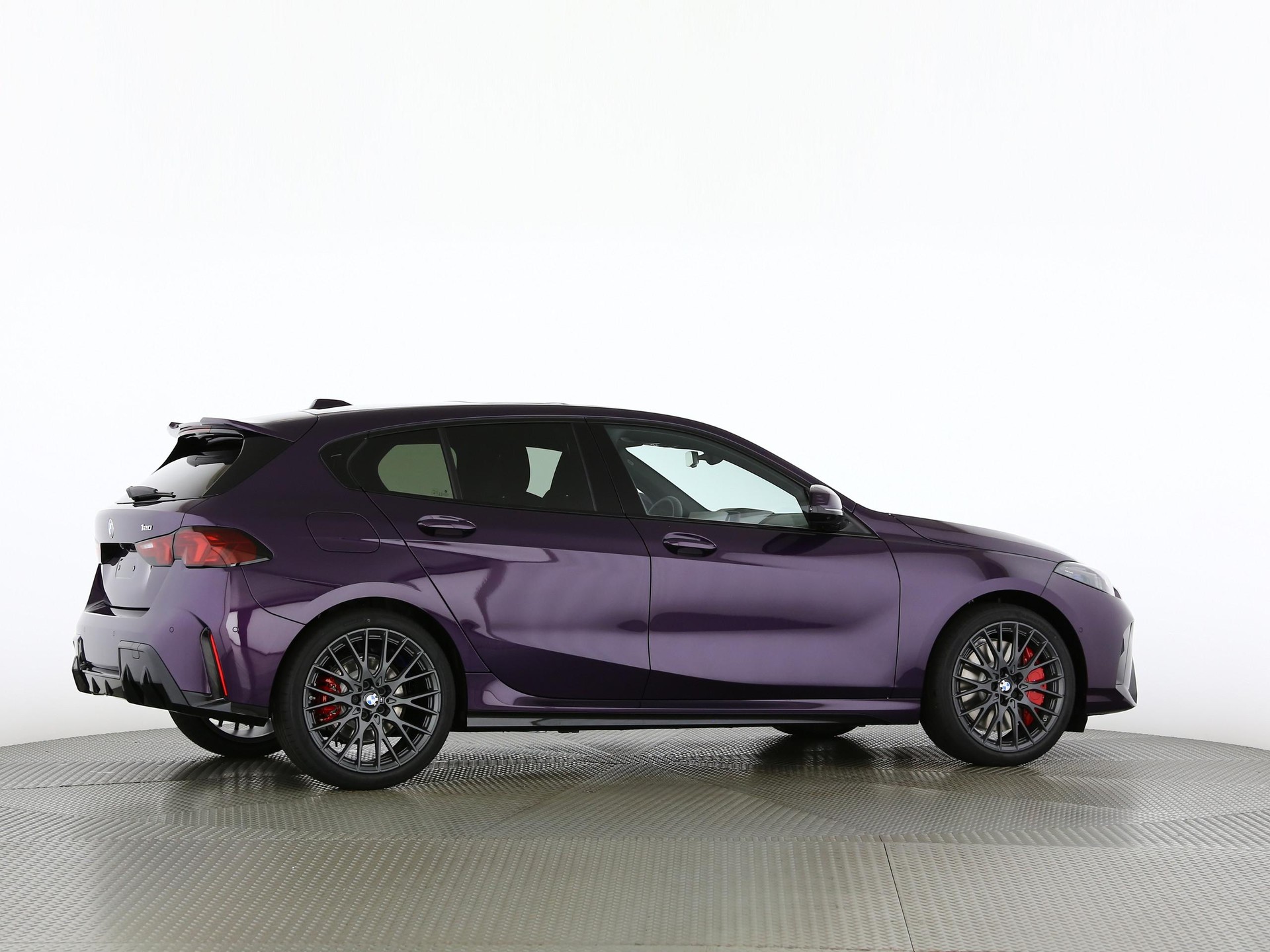 BMW 120i-image-21
