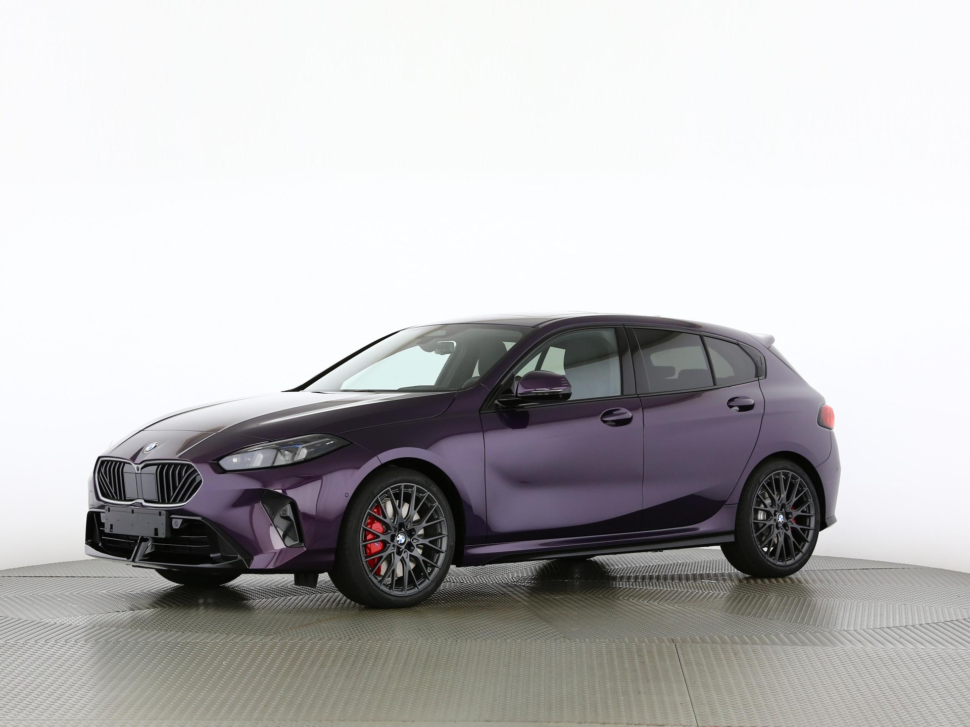 BMW 120i-image-8