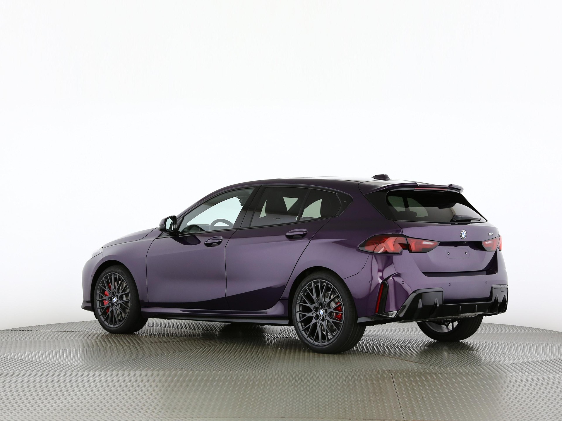 BMW 120i-image-14