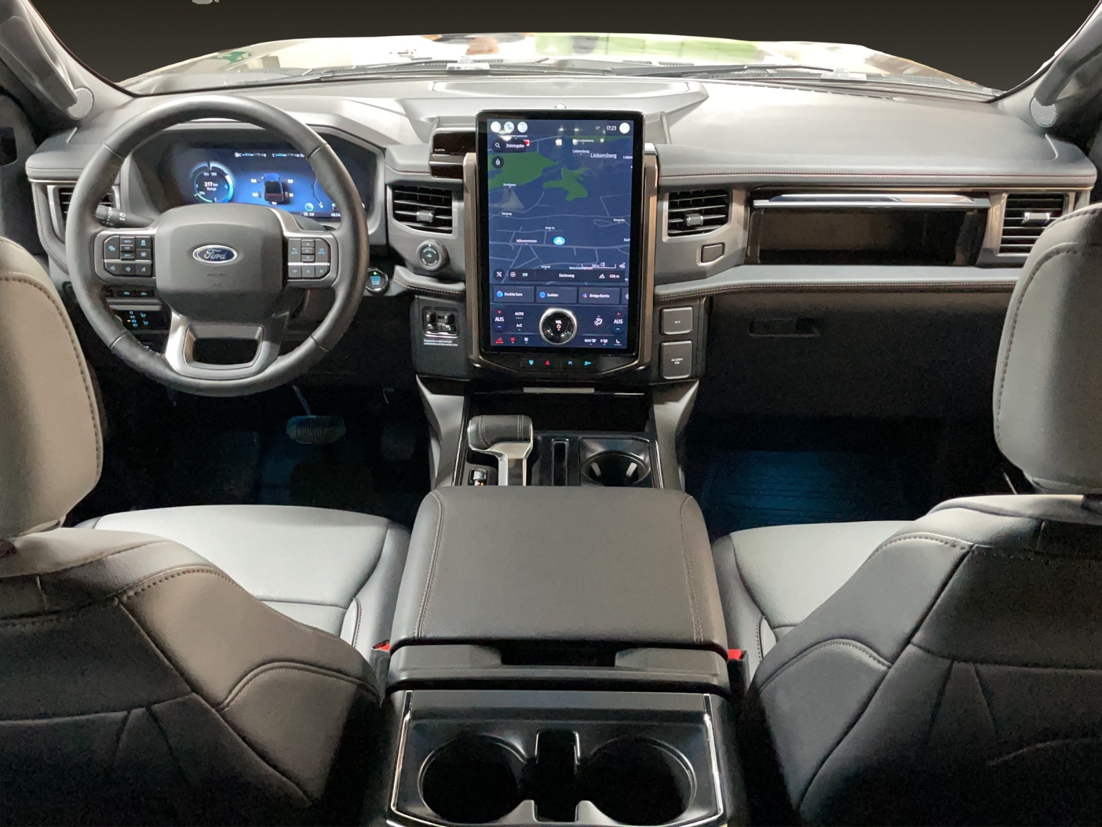 FORD F-150 Lightning DKab.Pick-up 98 kWh Lariat Launch Edition-image-6