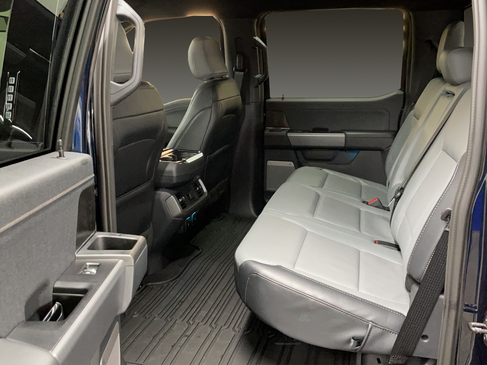 FORD F-150 Lightning DKab.Pick-up 98 kWh Lariat Launch Edition-image-11