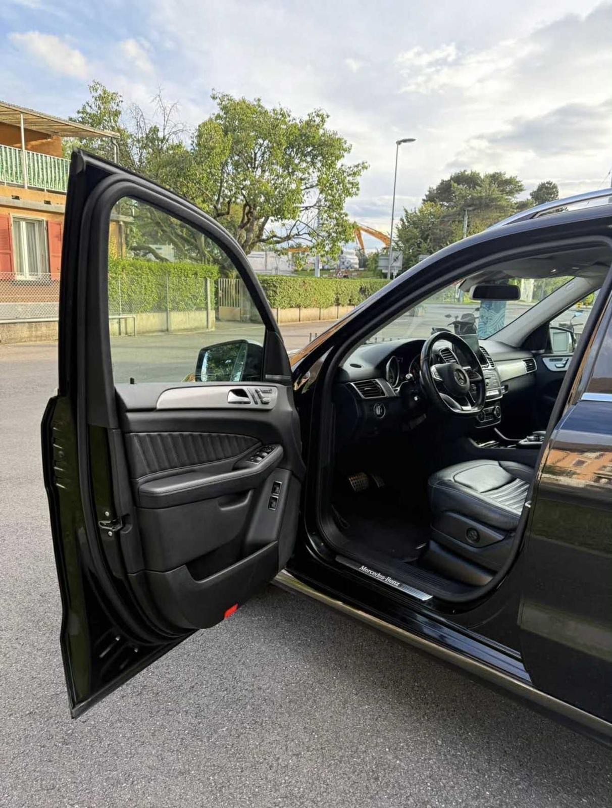 MERCEDES-BENZ GLE 350 d 4Matic 9G-Tronic-image-4