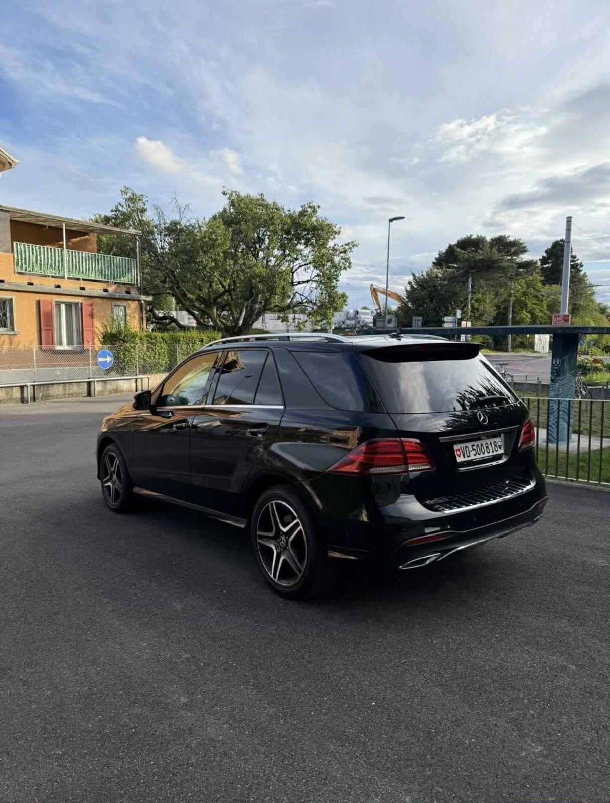MERCEDES-BENZ GLE 350 d 4Matic 9G-Tronic-image-5
