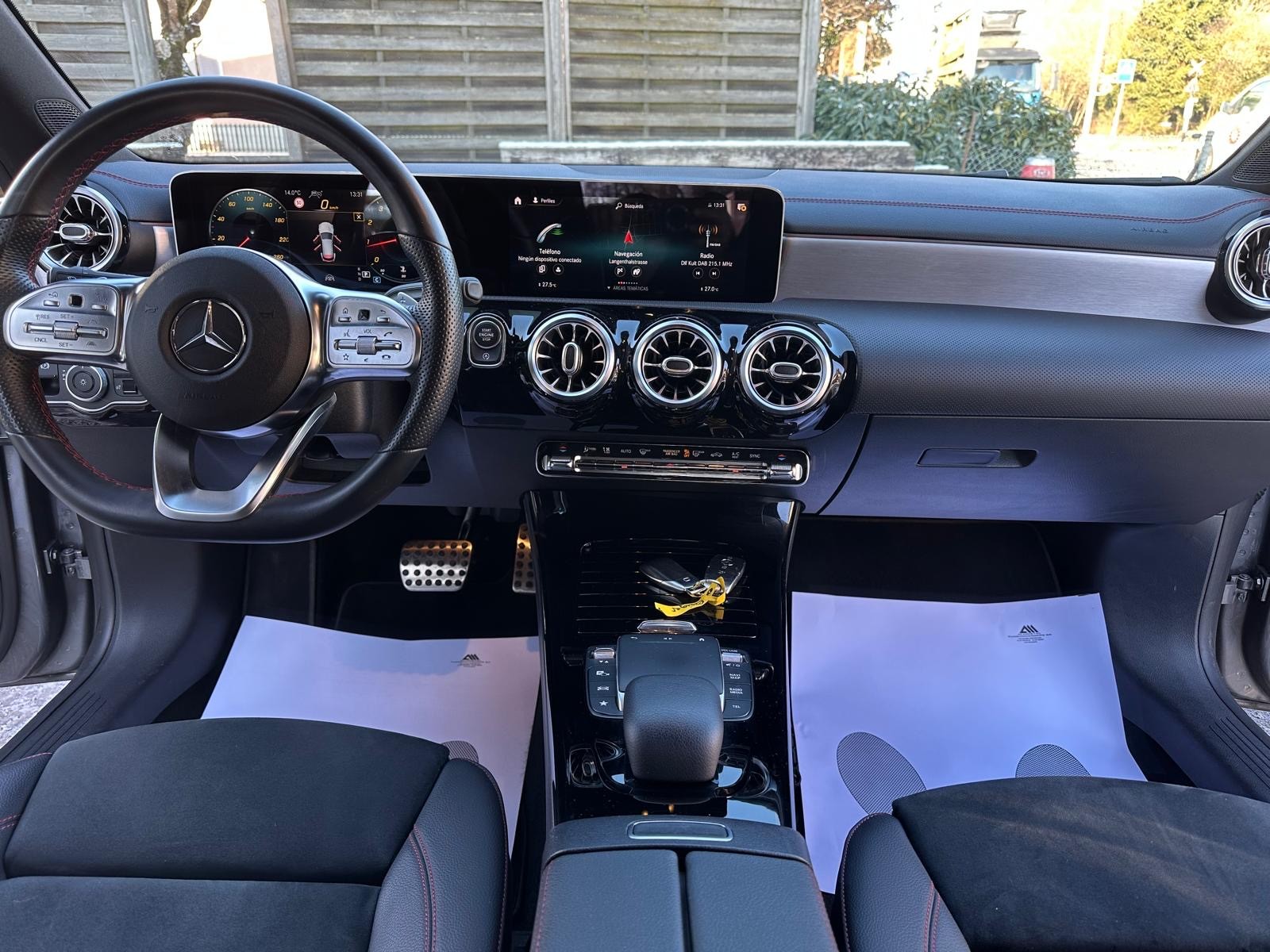 MERCEDES-BENZ CLA Shooting Brake 200 AMG Line 7G-DCT-image-5